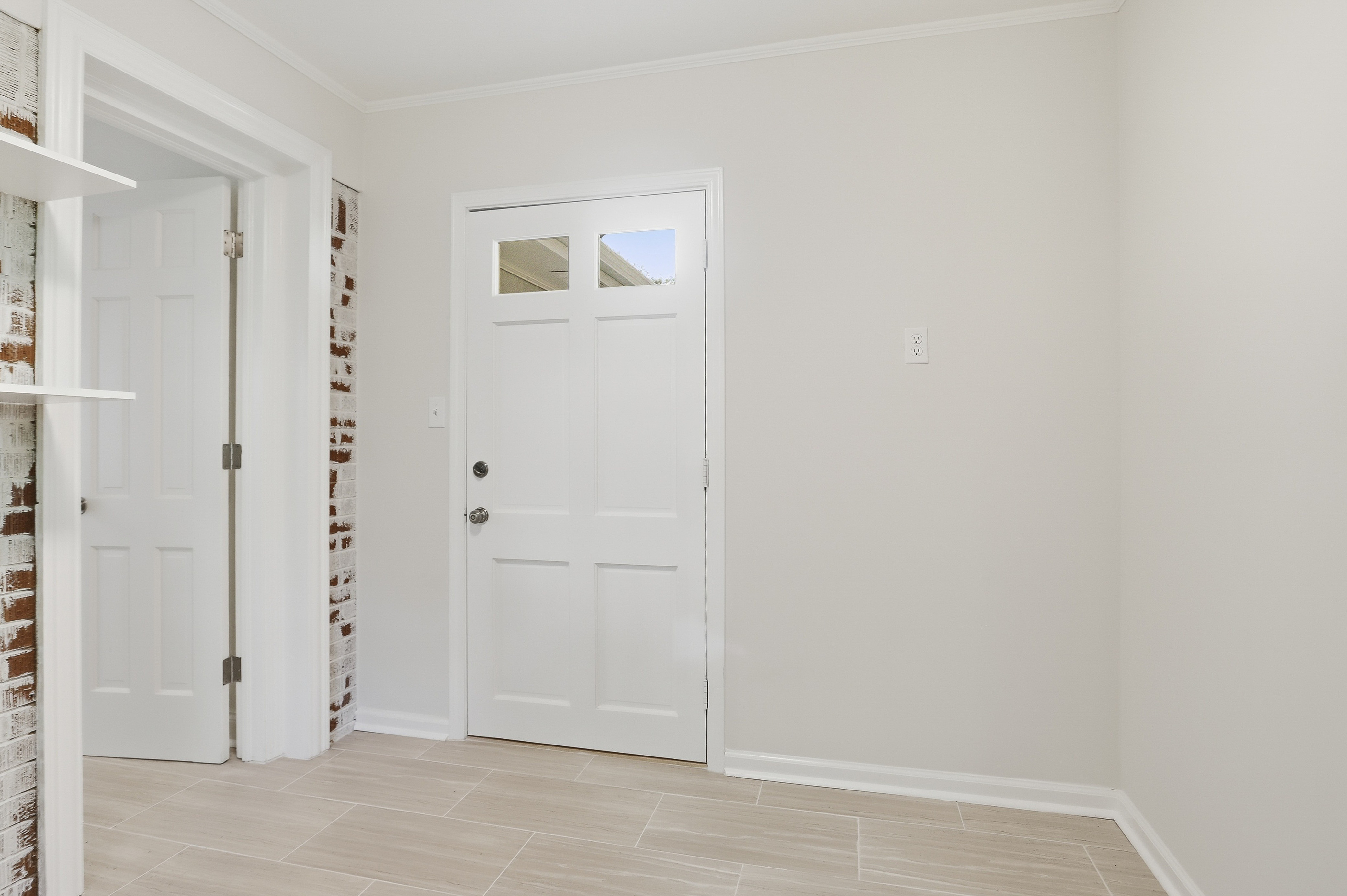Photo 41 of 52 of 1215 Lake Crest Ter, Roswell, GA