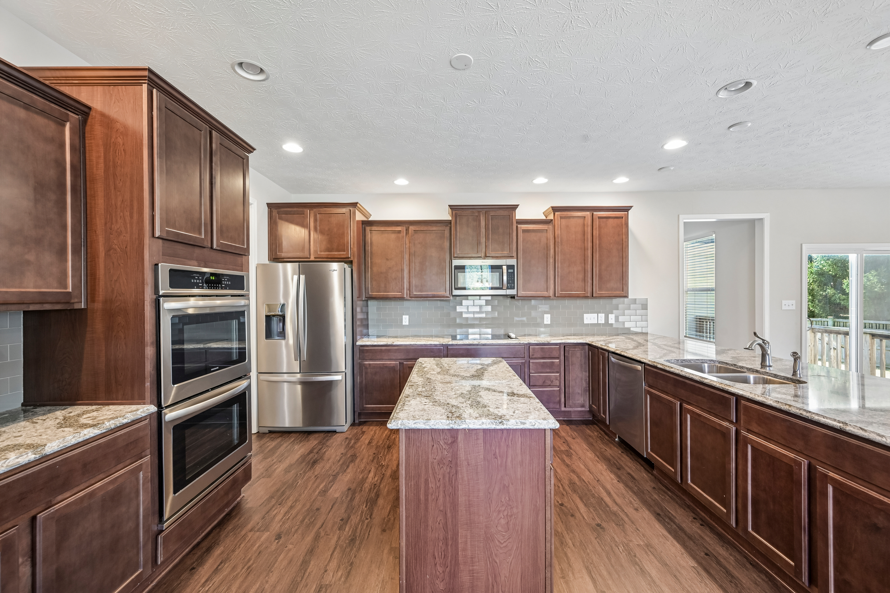 Photo 2 of 44 of 21323 Wharfdale Dr, Noblesville, IN