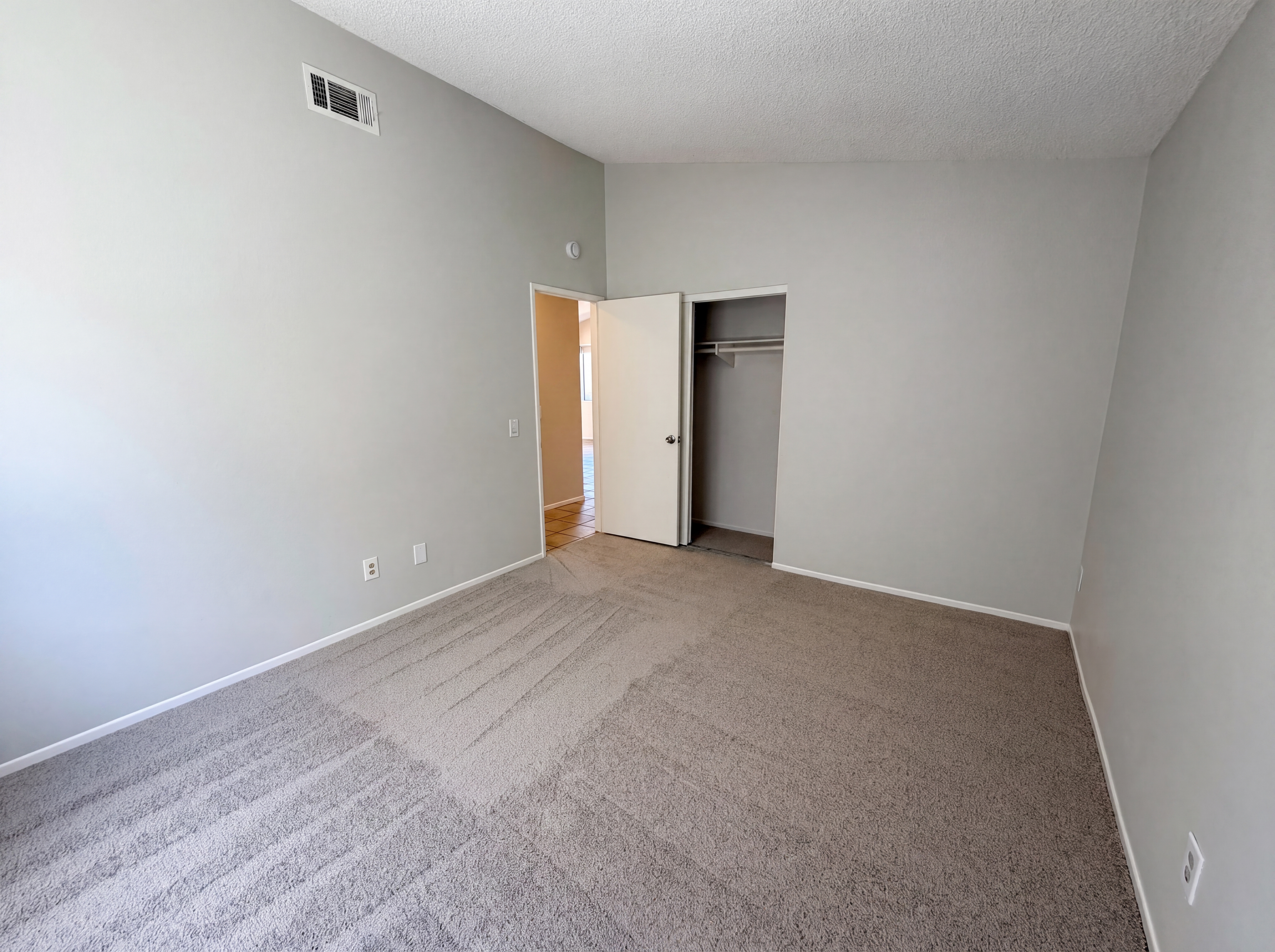 Photo 11 of 26 of 39823 Knollridge Dr, Temecula, CA