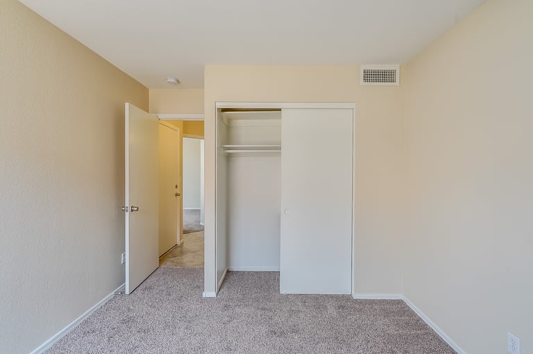 Photo 12 of 16 - 2331 S Karen Dr, Chandler, AZ 85286