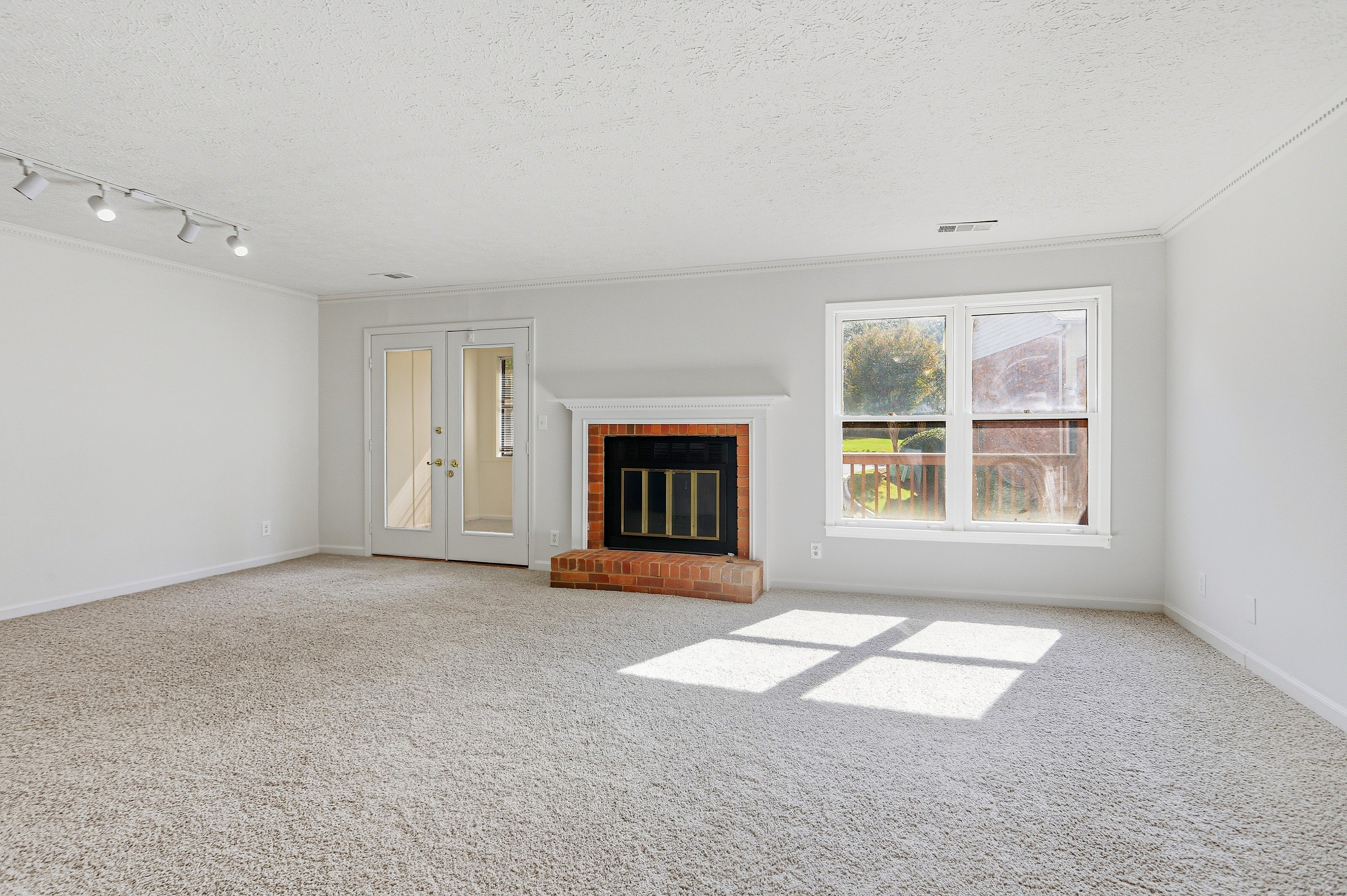 Photo 3 of 24 of 6305 Windsor Trace Dr, Peachtree Corners, GA