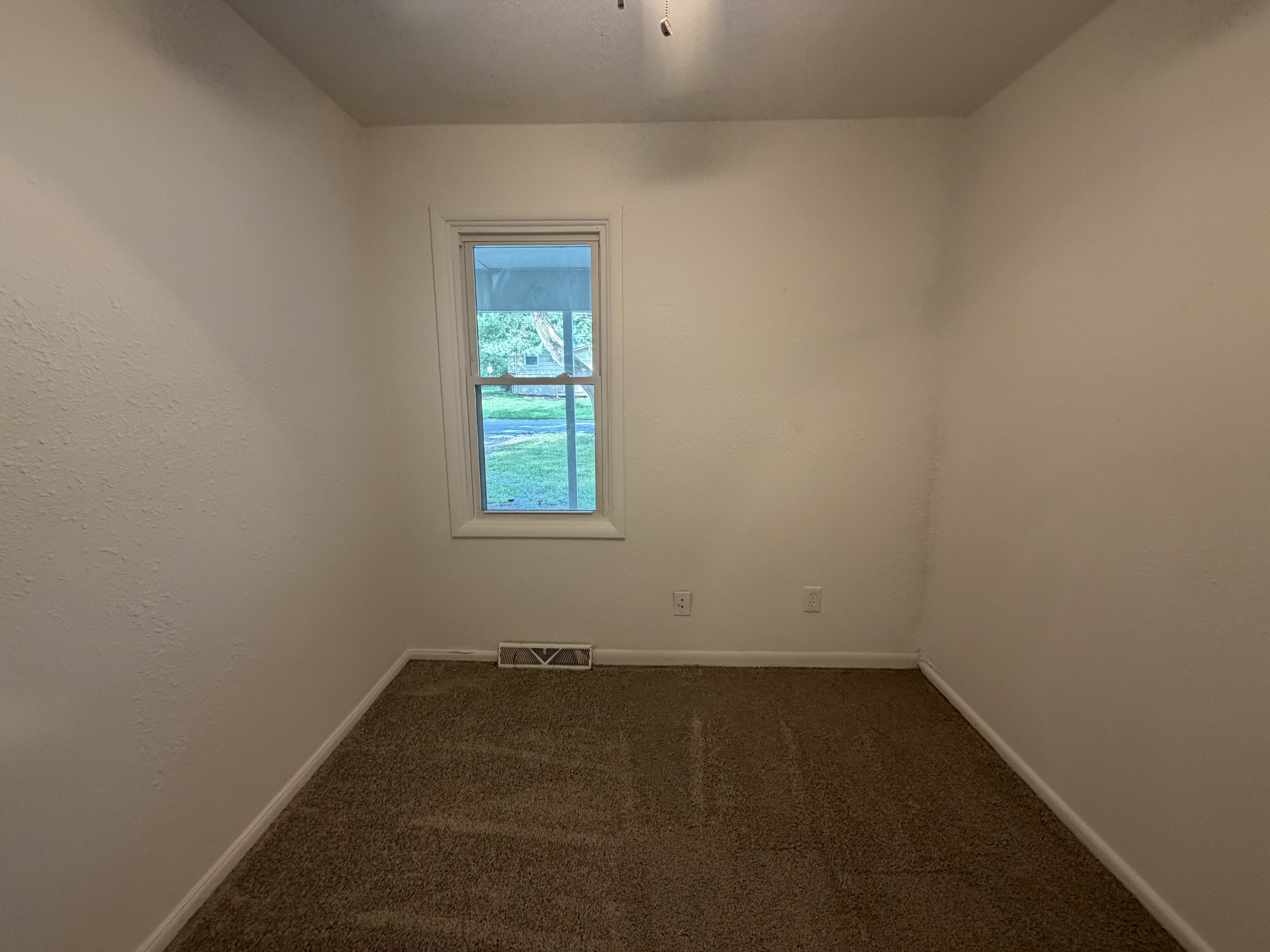 Photo 15 of 22 of 11121 Herrick Ave, Kansas City, MO