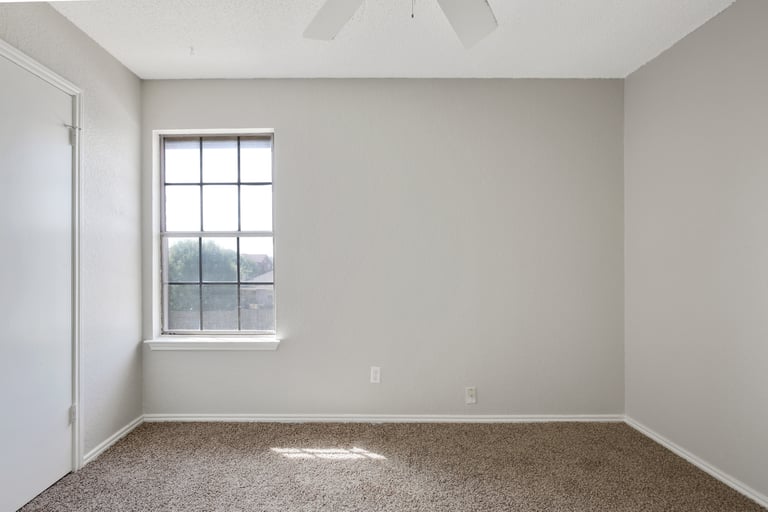 Photo 17 of 25 - 7317 Kingswood Cir, Fort Worth, TX 76133