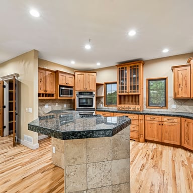 Property photo 2 of 3366 Red Tree Pl