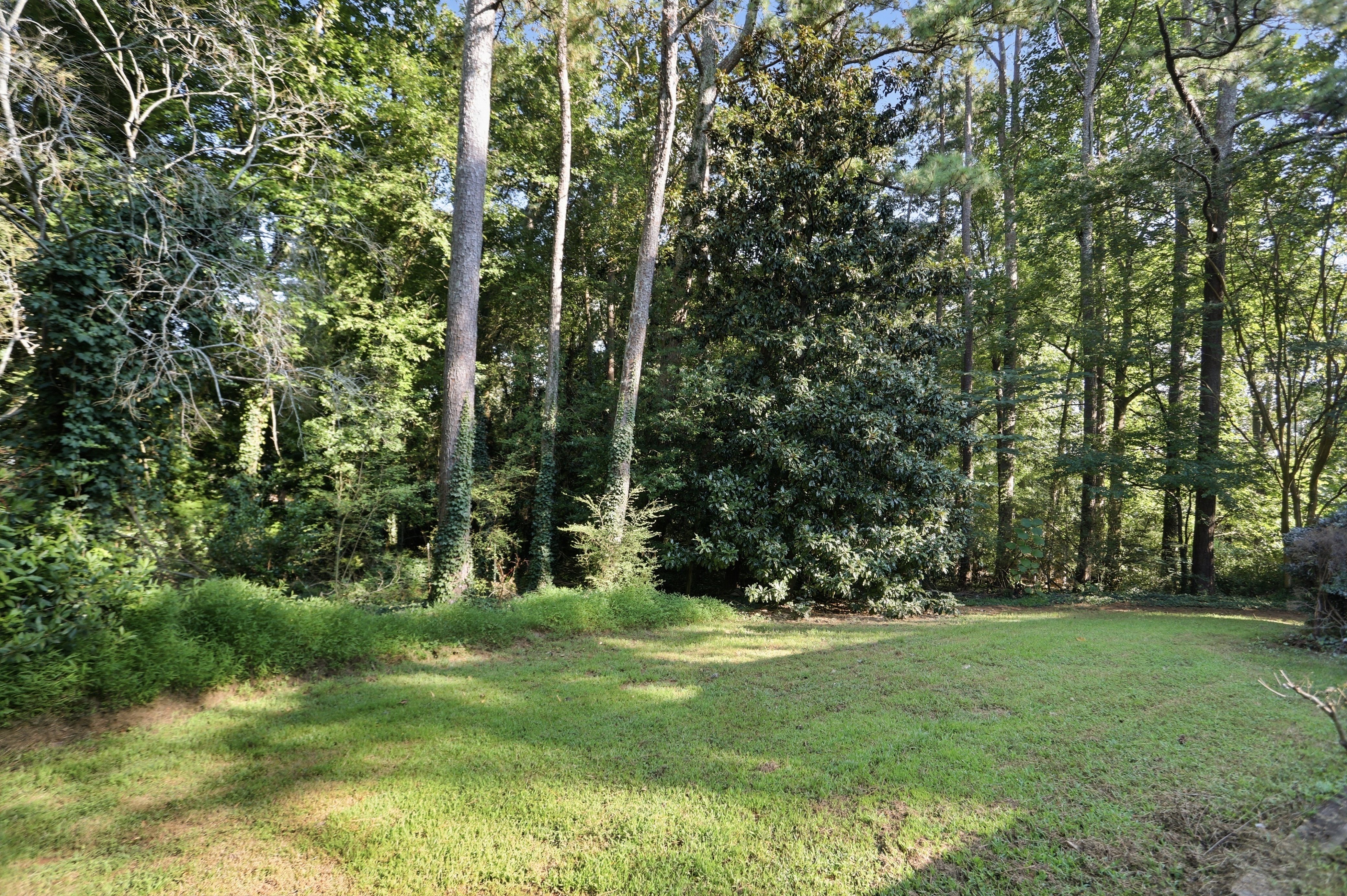 Photo 49 of 52 of 1215 Lake Crest Ter, Roswell, GA