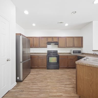 Property photo 2 of 3318 Fernview Dr