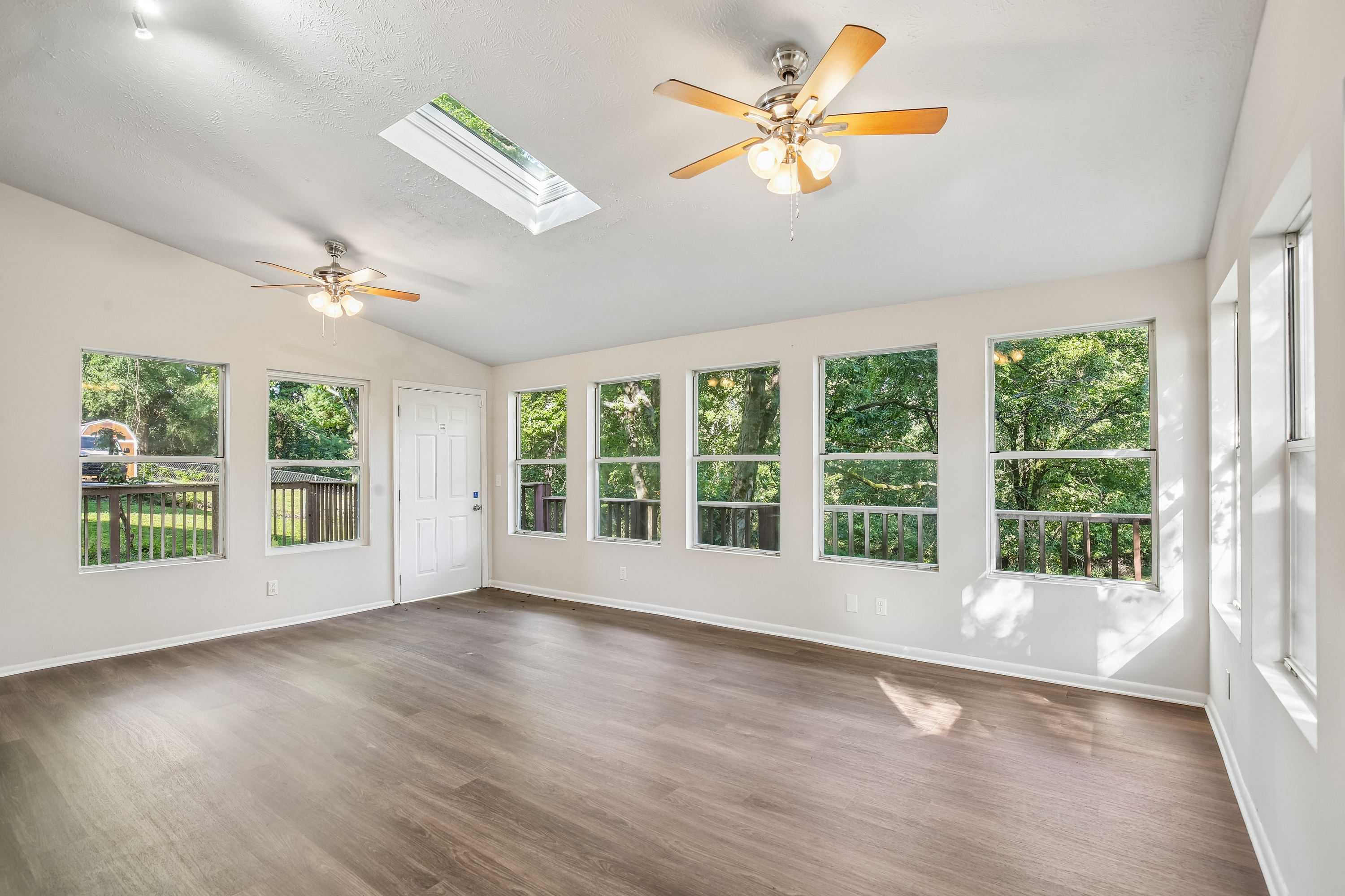 Photo 50 of 79 of 5148 Roxborough Dr, Hermitage, TN