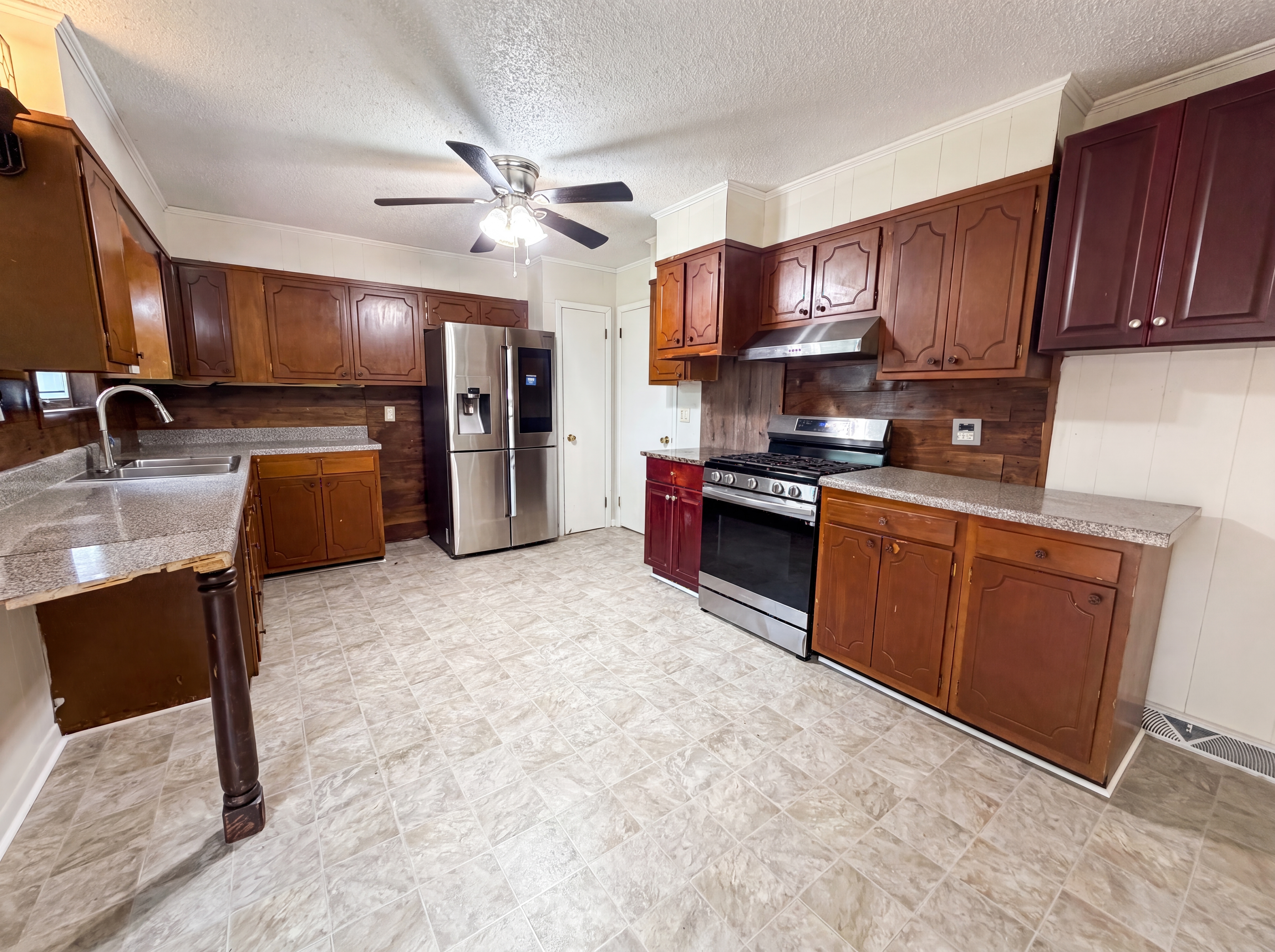 Photo 19 of 27 of 3115 33rd St SW, Birmingham, AL