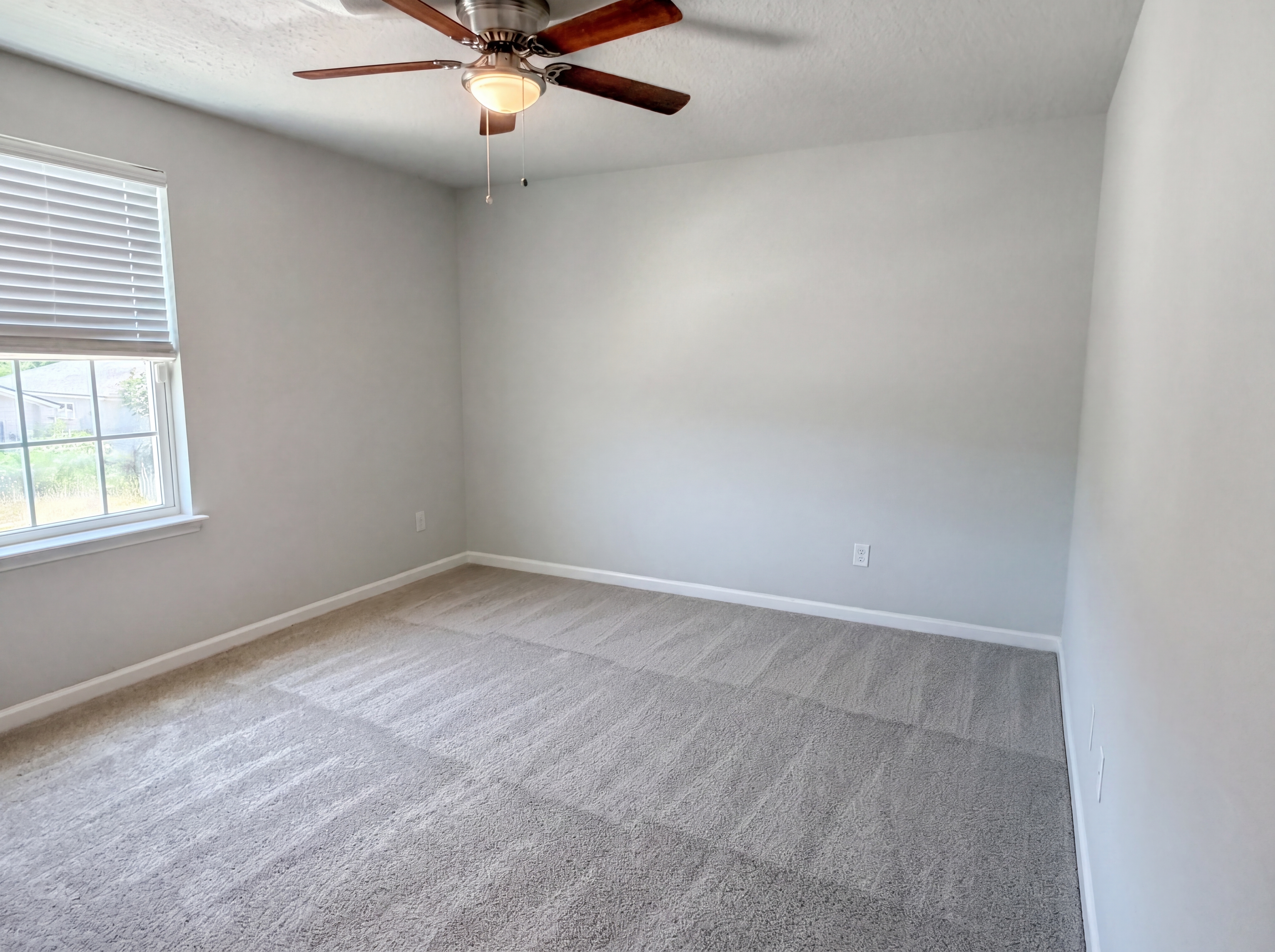 Photo 4 of 25 of 95443 Woodbridge Pkwy, Fernandina Beach, FL