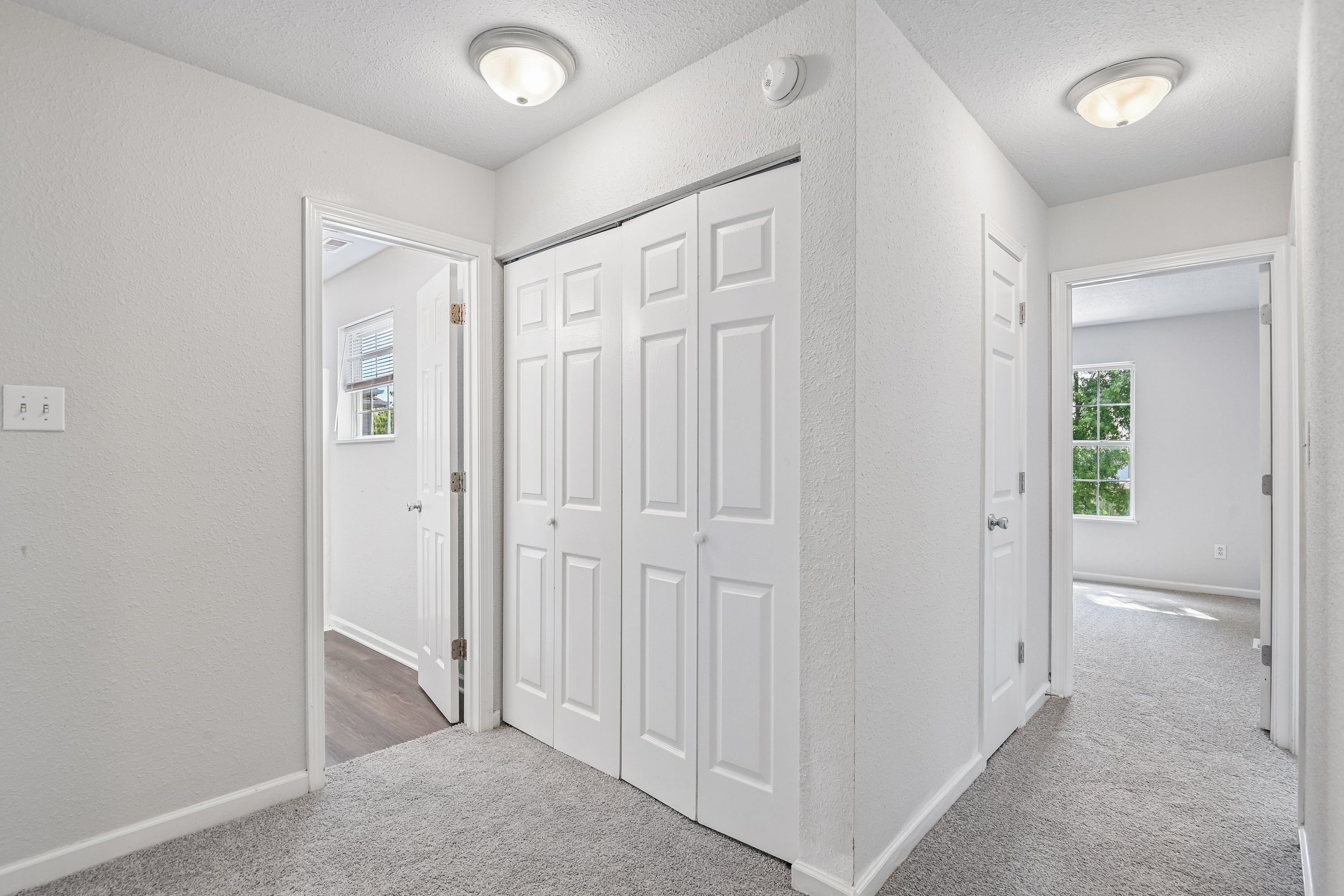 Photo 17 of 43 of 2327 Rostock Ct, Indianapolis, IN