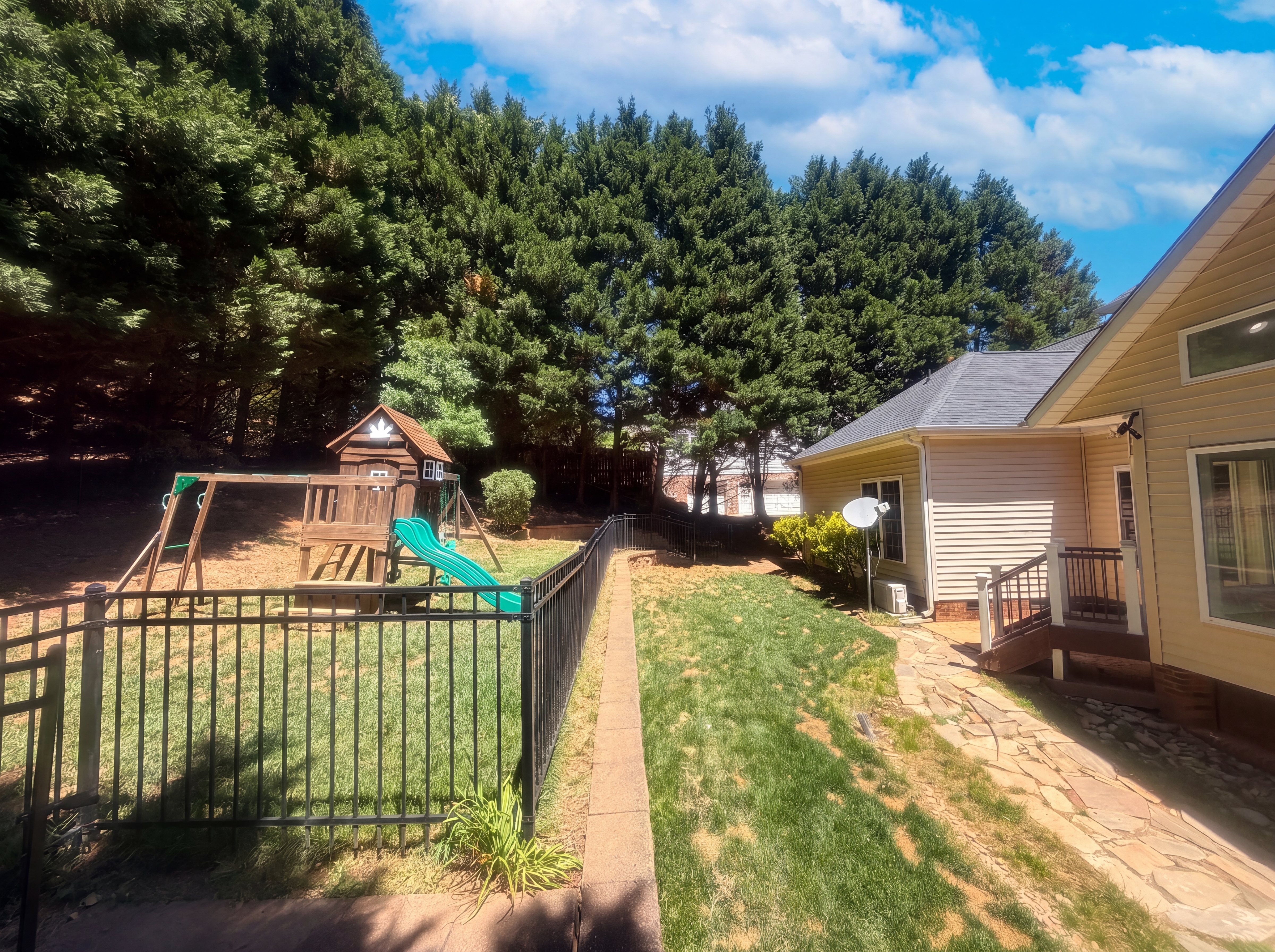 Photo 30 of 33 of 6120 Tennyson Dr, Kernersville, NC