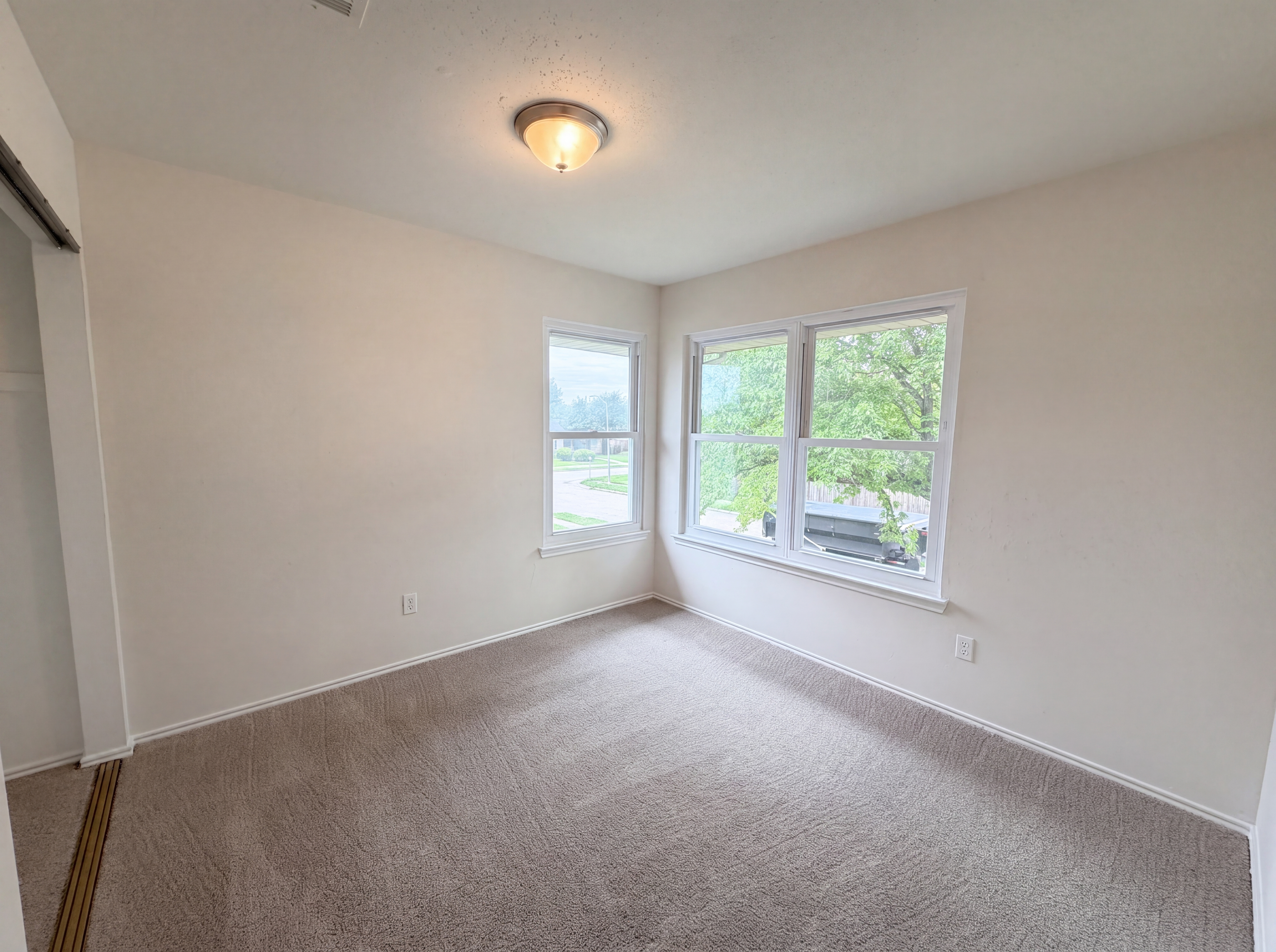 Photo 11 of 19 of 2804 Rice Dr, Rowlett, TX