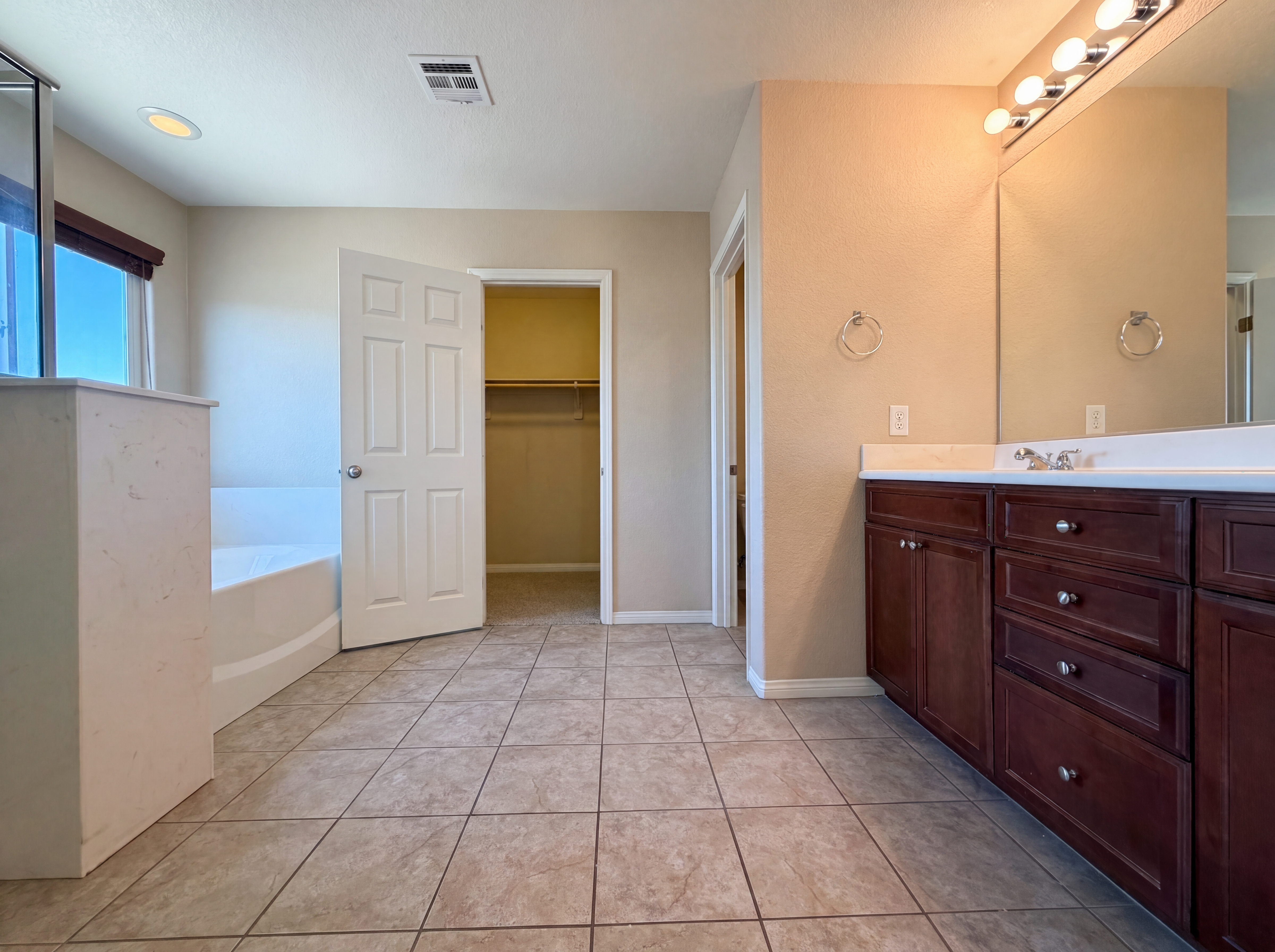 Photo 6 of 23 of 6472 Haypress Ct, Las Vegas, NV