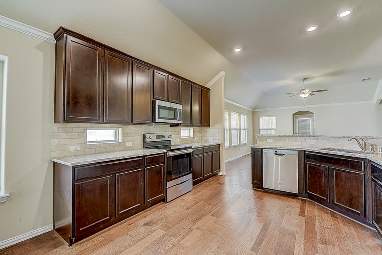 Photo 28 of 32 - 424 Attlee Dr, Fate, TX 75189