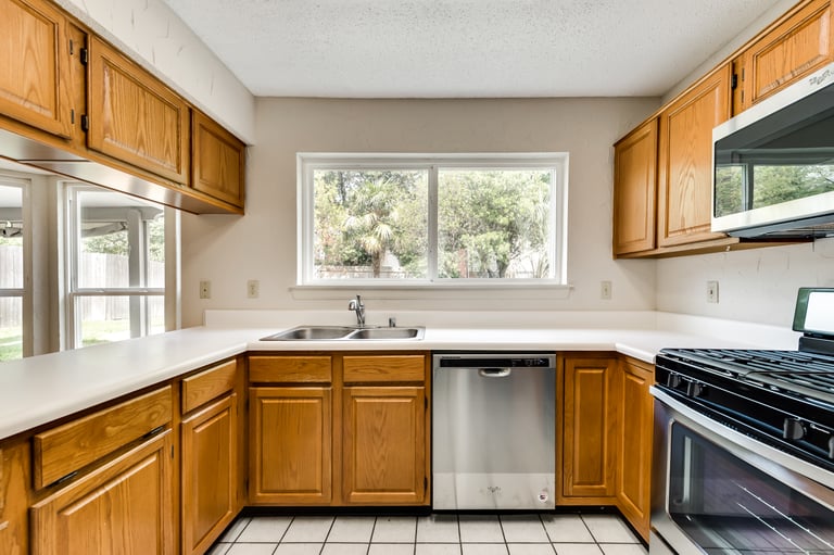 Photo 3 of 32 - 1532 Fuqua Dr, Flower Mound, TX 75028