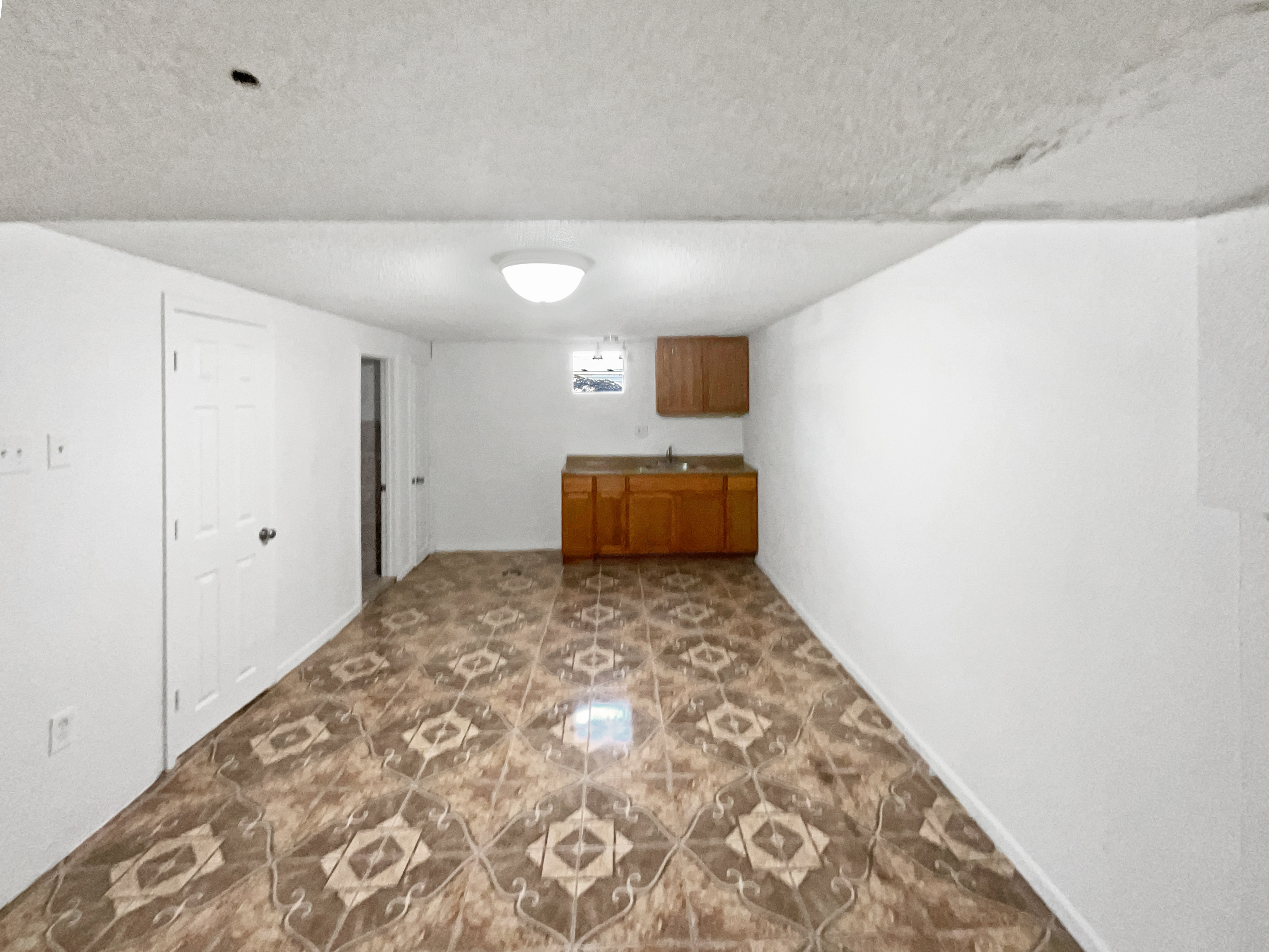 Photo 17 of 24 of 4958 N Lister Ave, Kansas City, MO