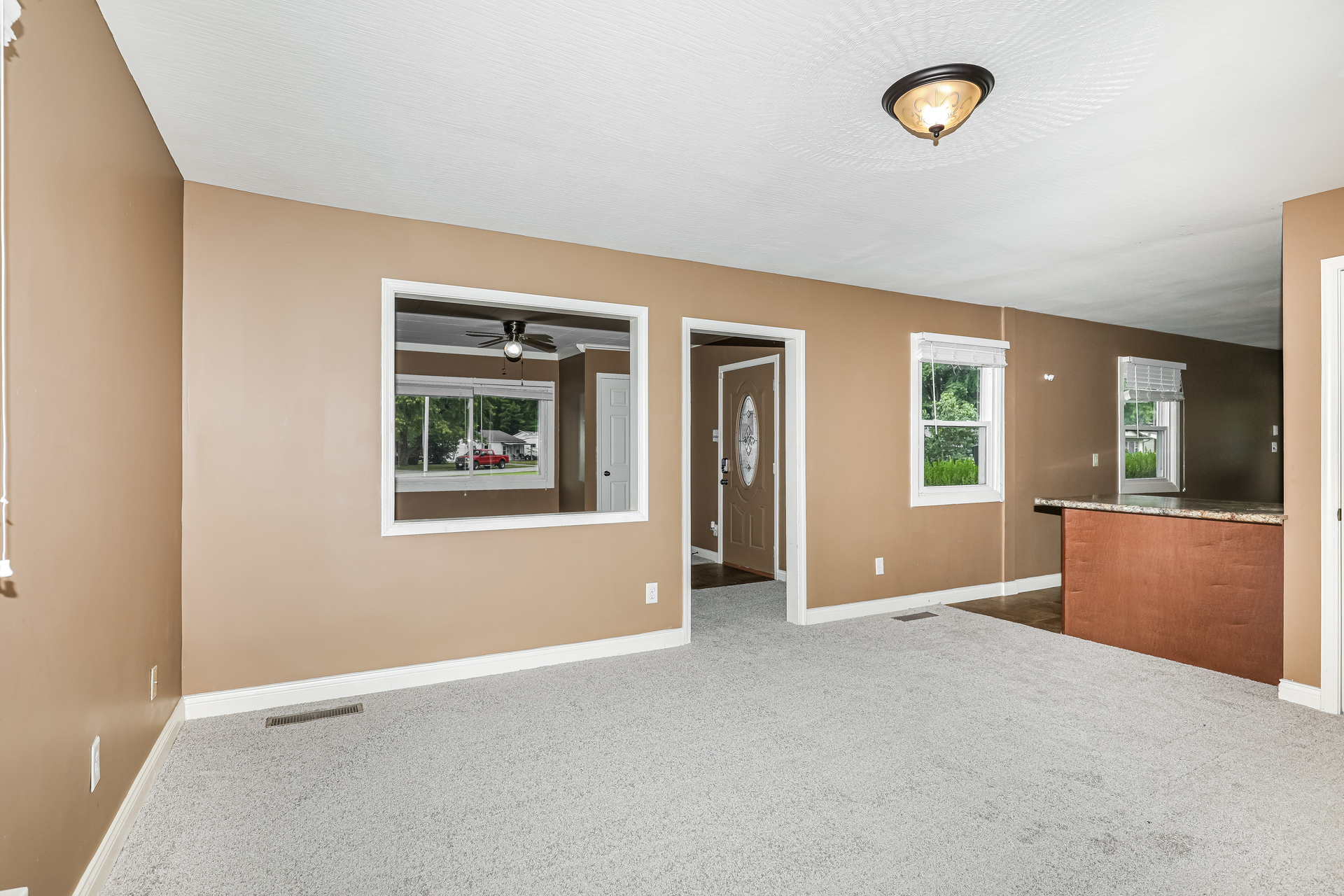 Photo 9 of 19 of 514 Wellington Blvd, Shelbyville, IN
