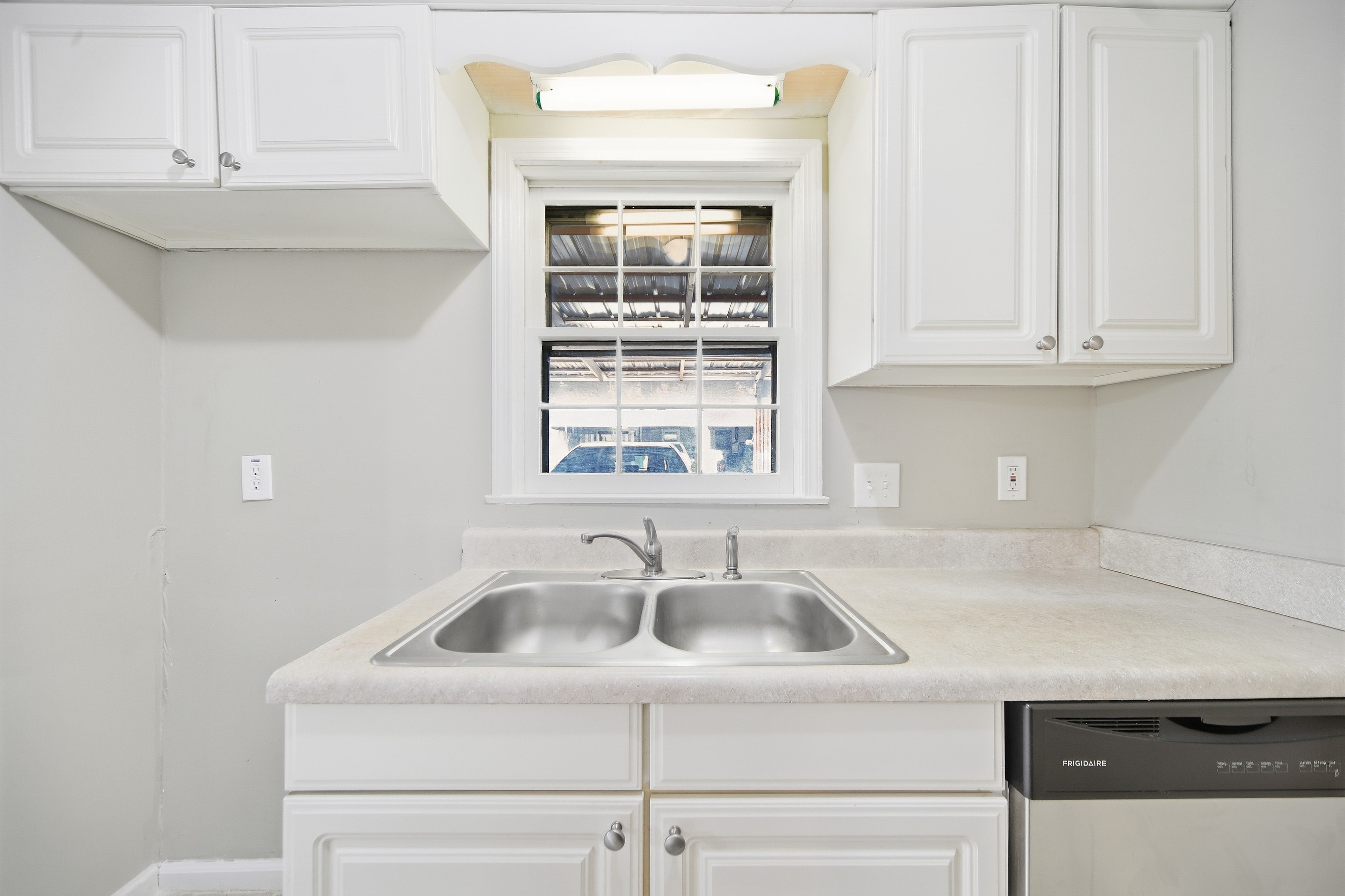 Photo 10 of 26 of 992 Old Holcomb Bridge Rd, Roswell, GA