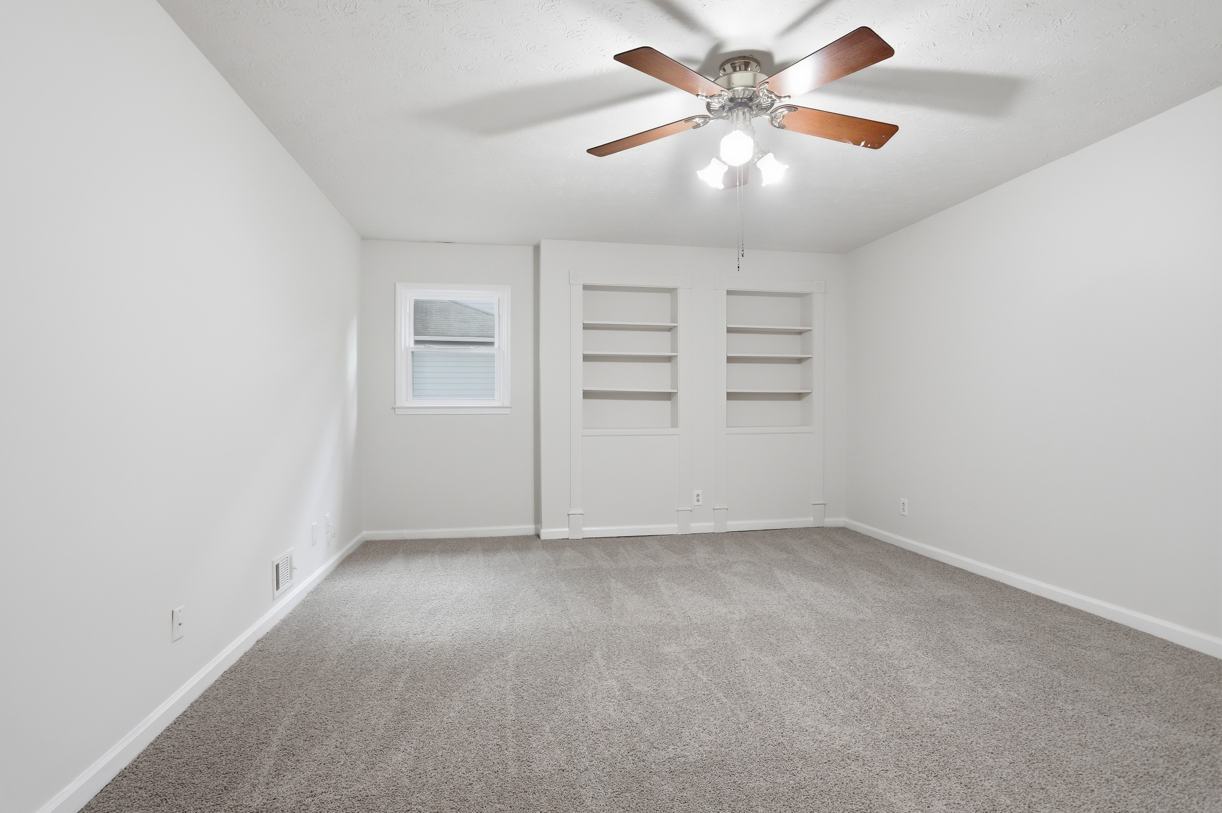 Photo 42 of 58 of 3839 Cotswold Dr , Lilburn, GA