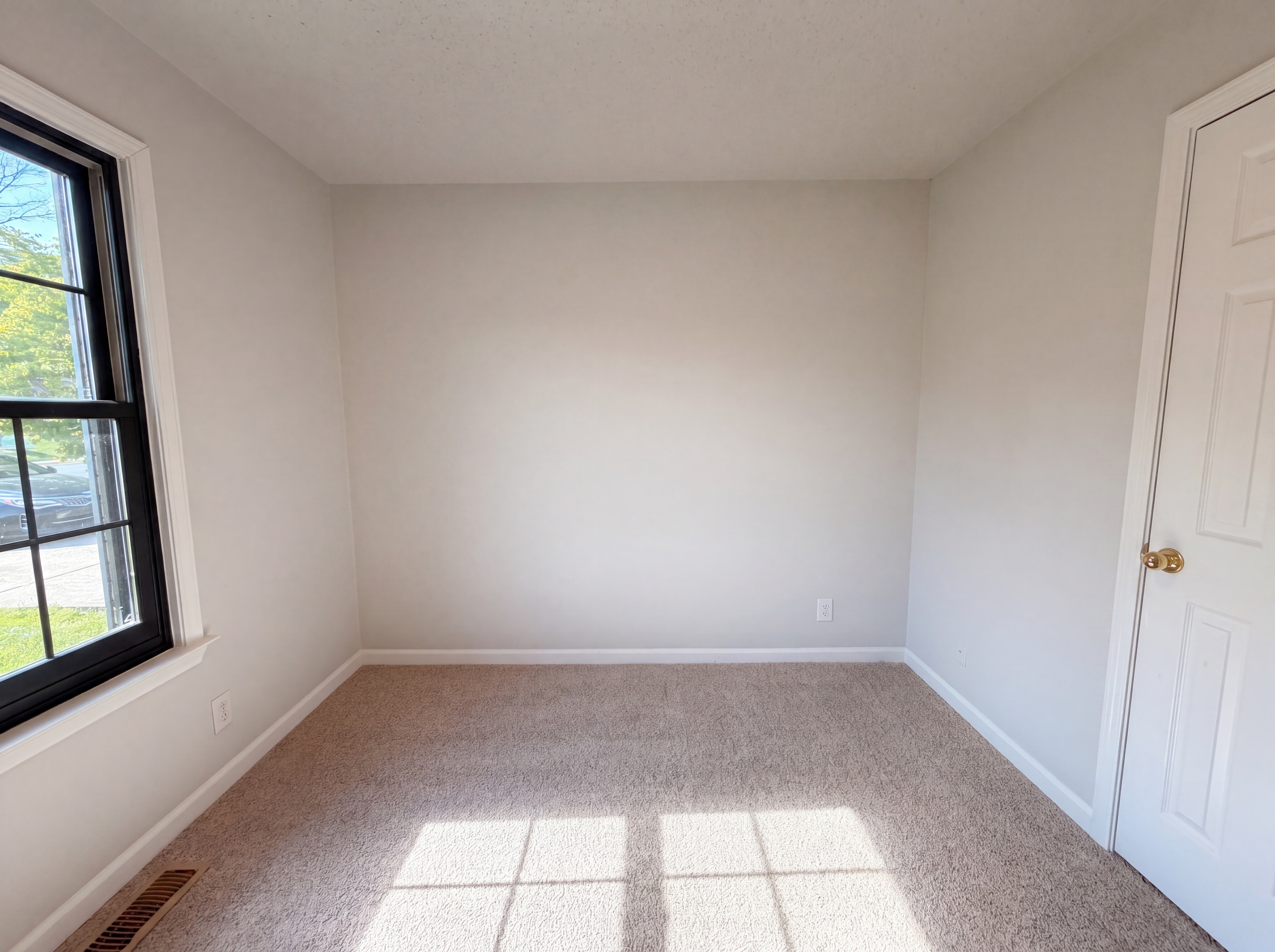 Photo 11 of 24 of 1688 Cedar Springs Cir, Clarksville, TN