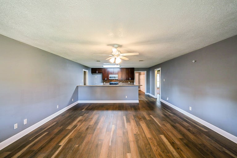 Photo 25 of 27 - 5113 Meadow Crest St, La Porte, TX 77571