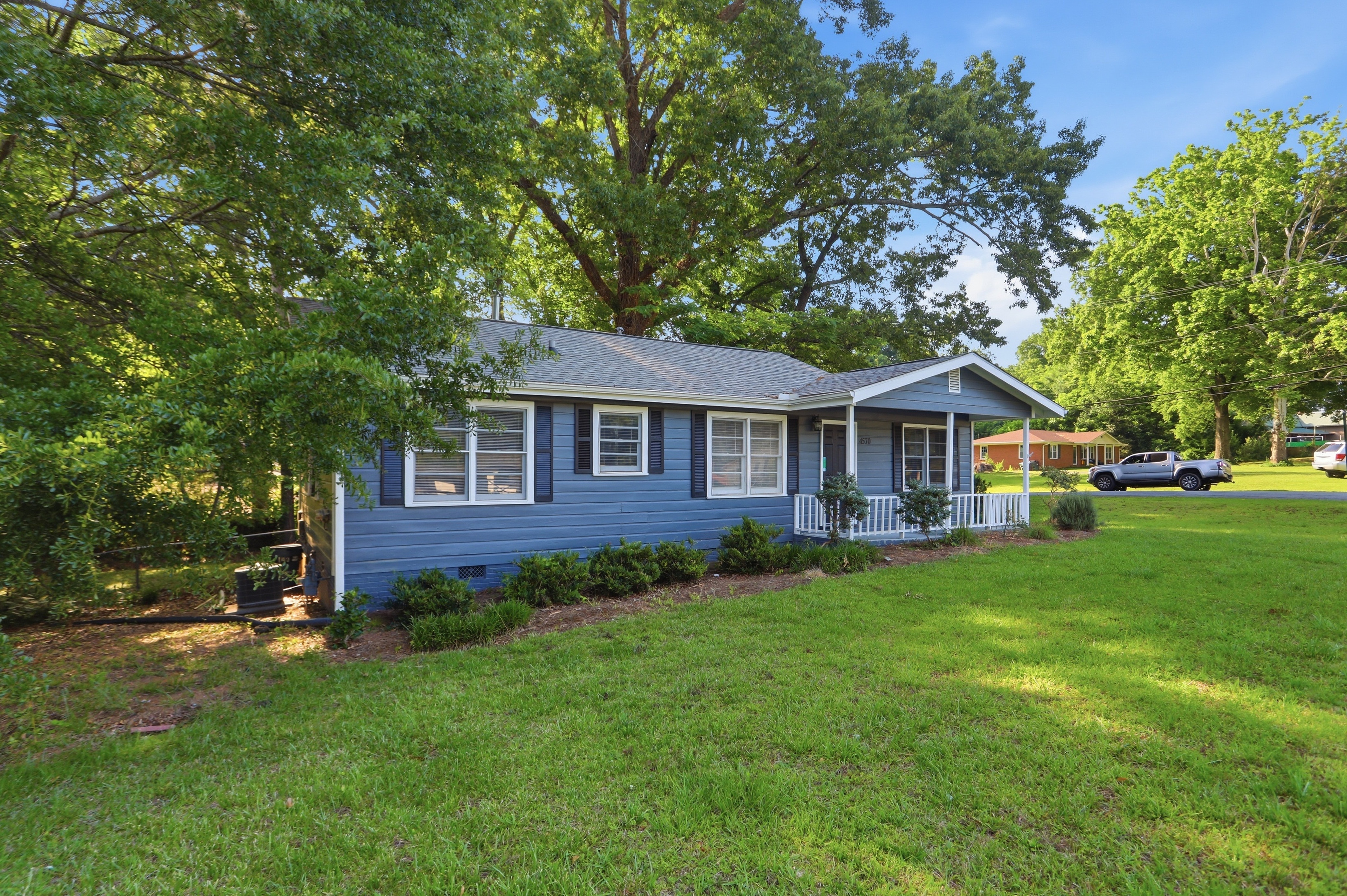Photo 8 of 22 of 4570 Old Cowan Rd, Acworth, GA