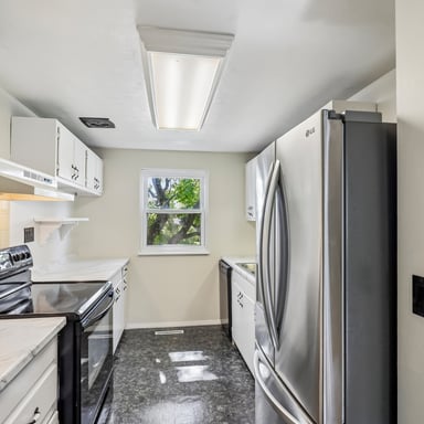 Property photo 2 of 6423 Luton Ct