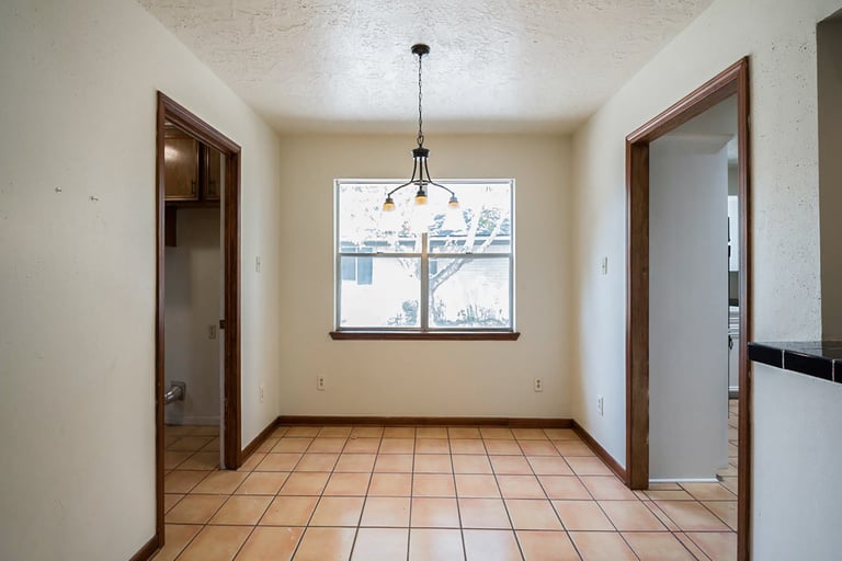 Photo 10 of 35 - 15014 Penn Hills Ln, Houston, TX 77062