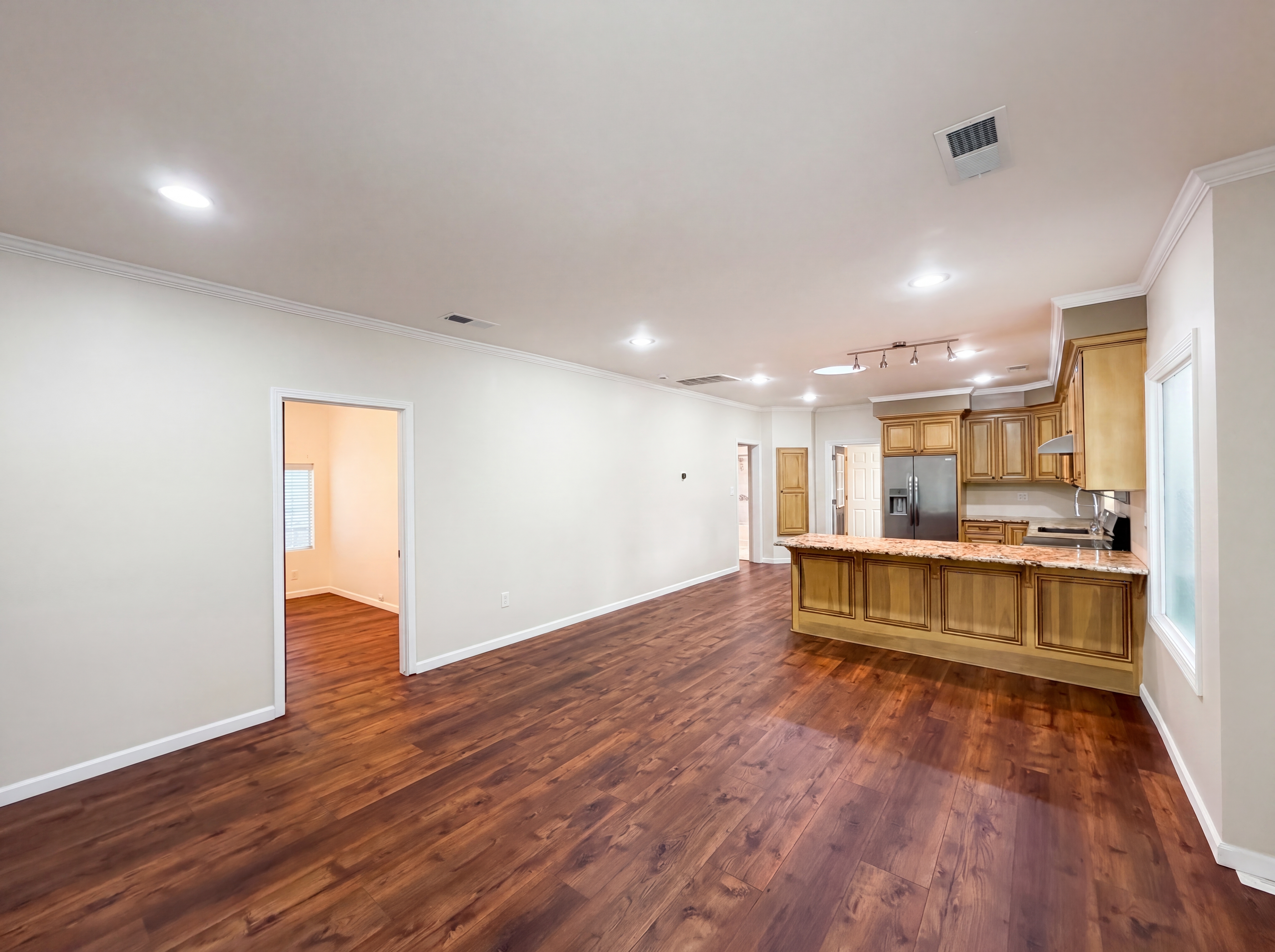 Photo 6 of 45 of 231 22nd St, Sacramento, CA