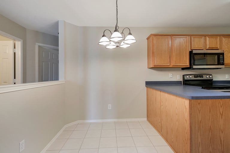 Photo 11 of 28 - 709 Stone Mesa Ct, Arlington, TX 76001