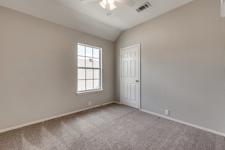 Photo 16 of 24 - 11250 Las Polamas Dr, Frisco, TX 75033
