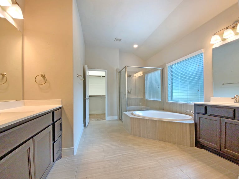 Photo 6 of 31 - 512 Judge Fisk Dr, Leander, TX 78641