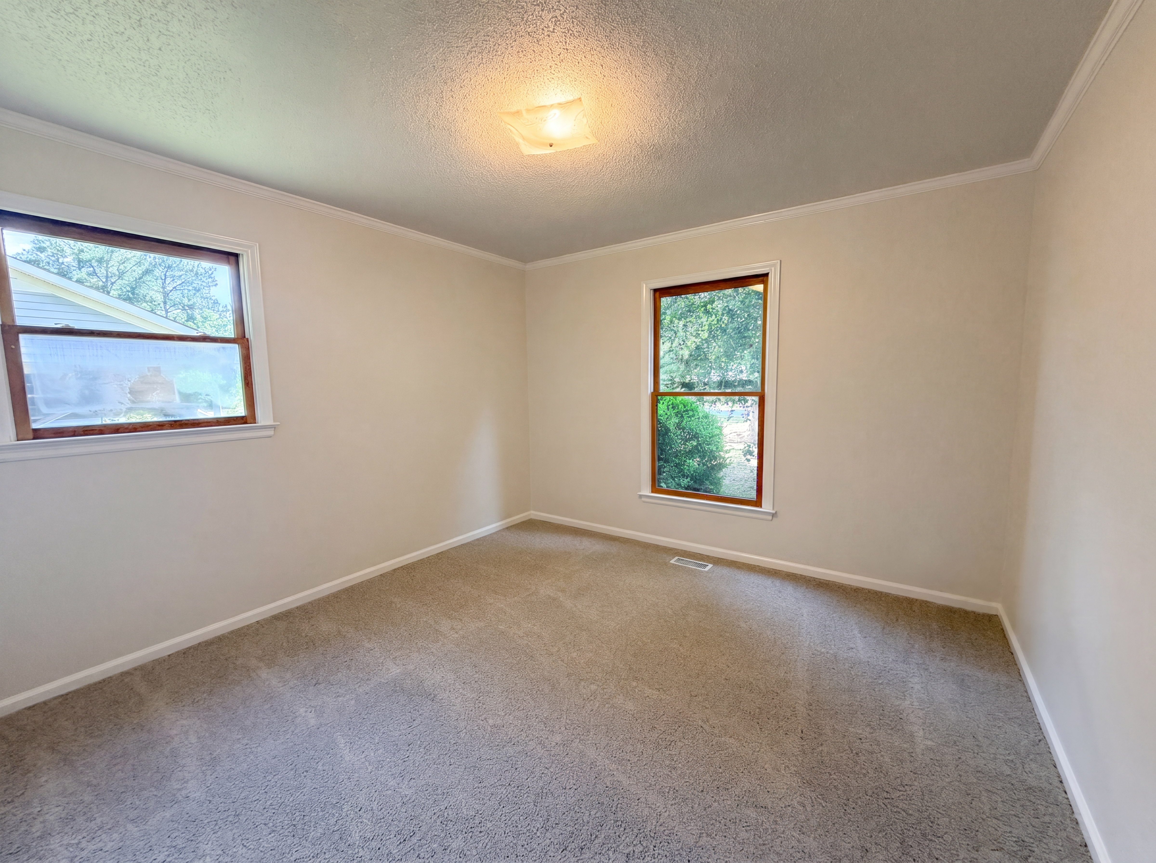 Photo 12 of 16 of 4822 Heritage Dr, Durham, NC