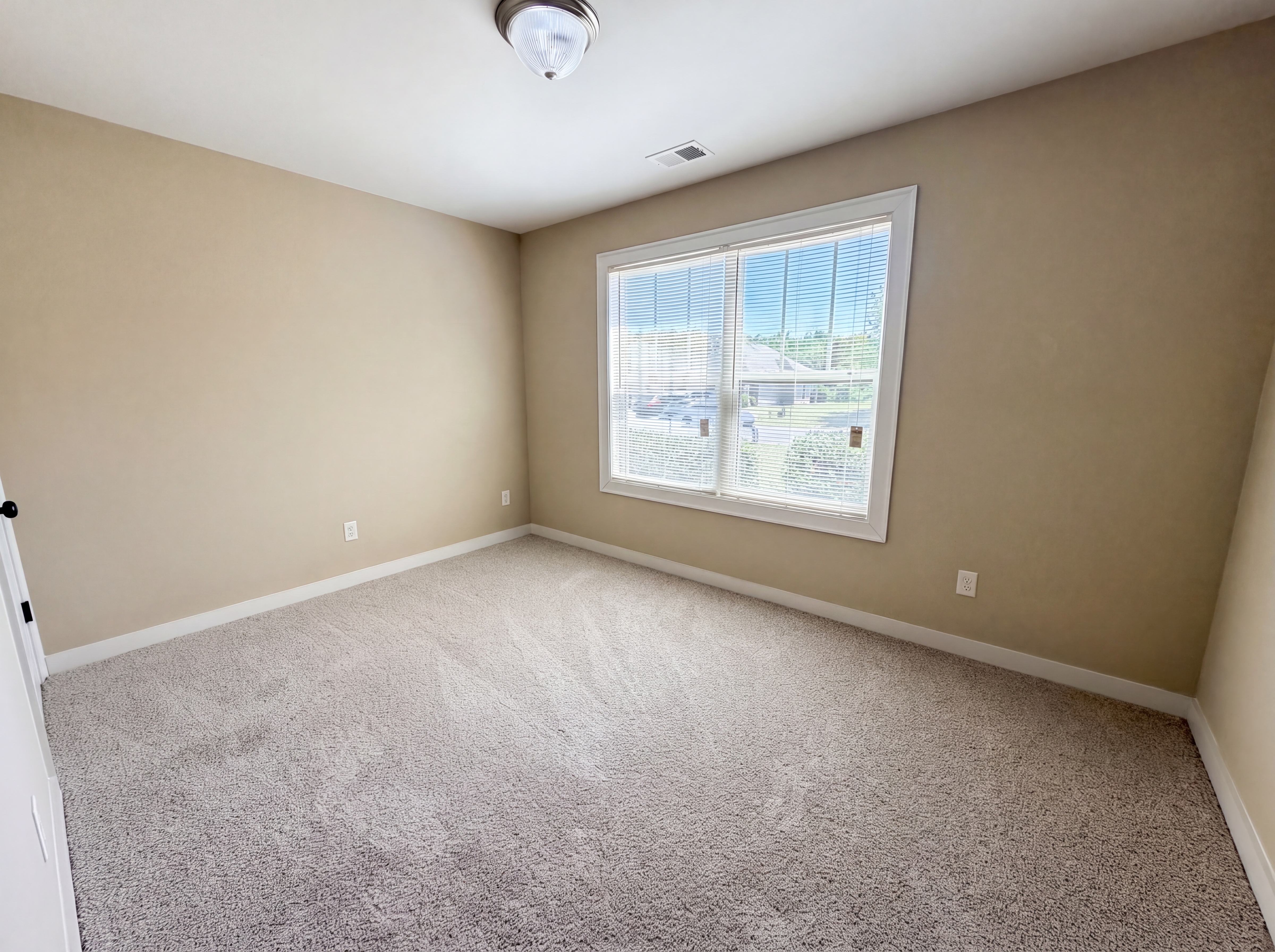 Photo 4 of 17 of 4468 Winchester Hills Way, Birmingham, AL