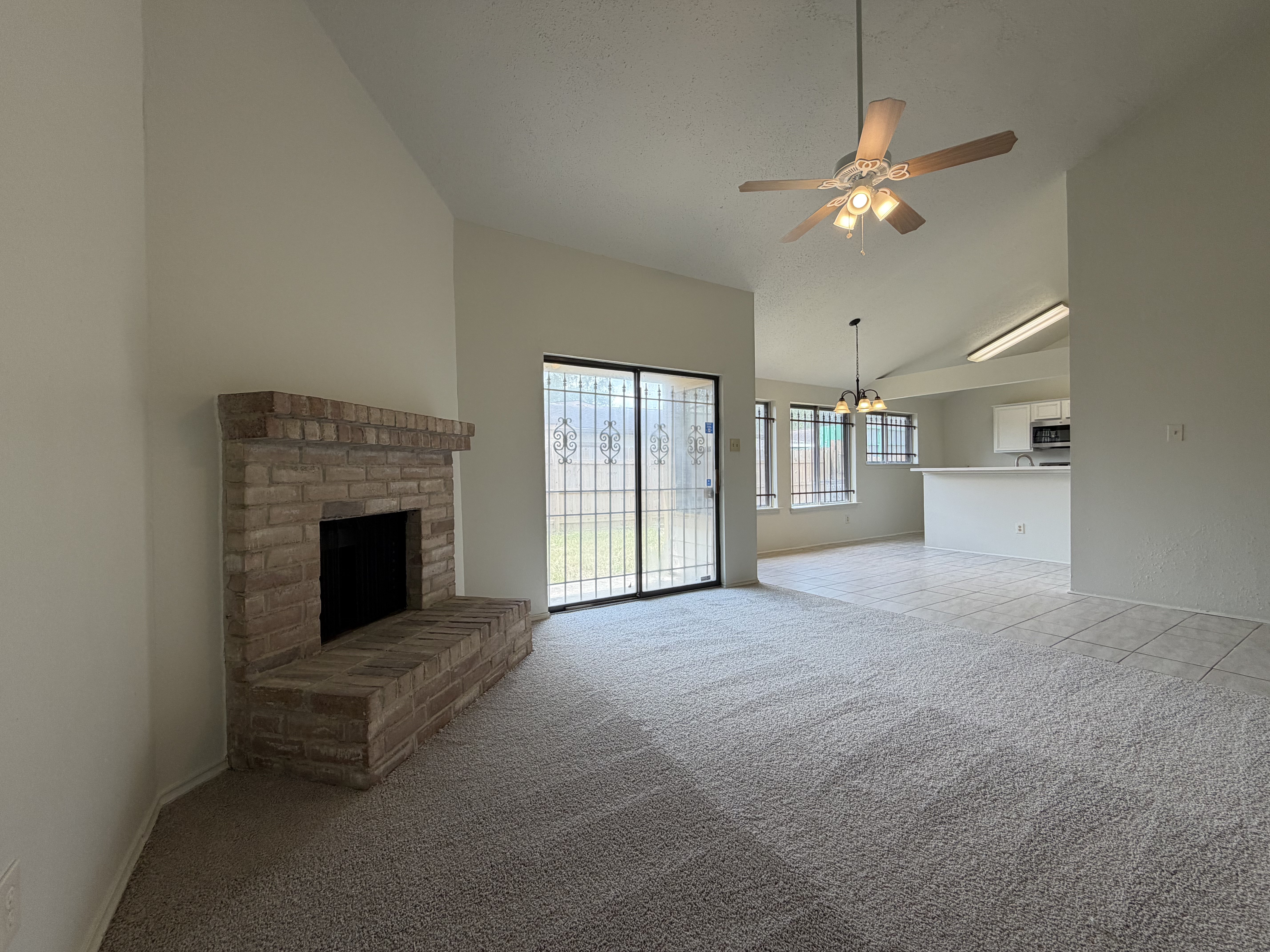 Photo 3 of 16 of 3307 Brookston St, Houston, TX