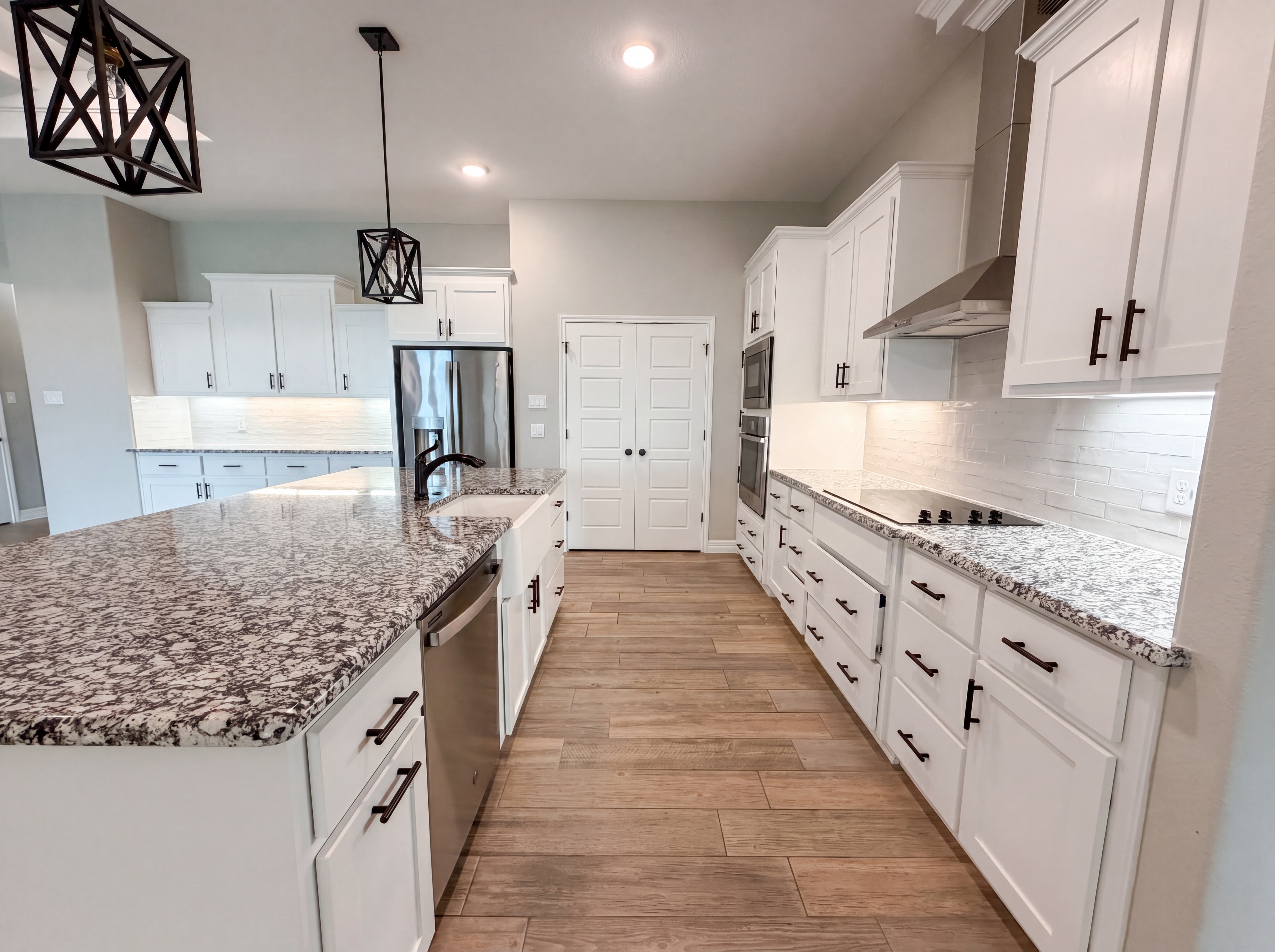 Photo 2 of 21 of 6112 Wye Oak Dr, Salado, TX