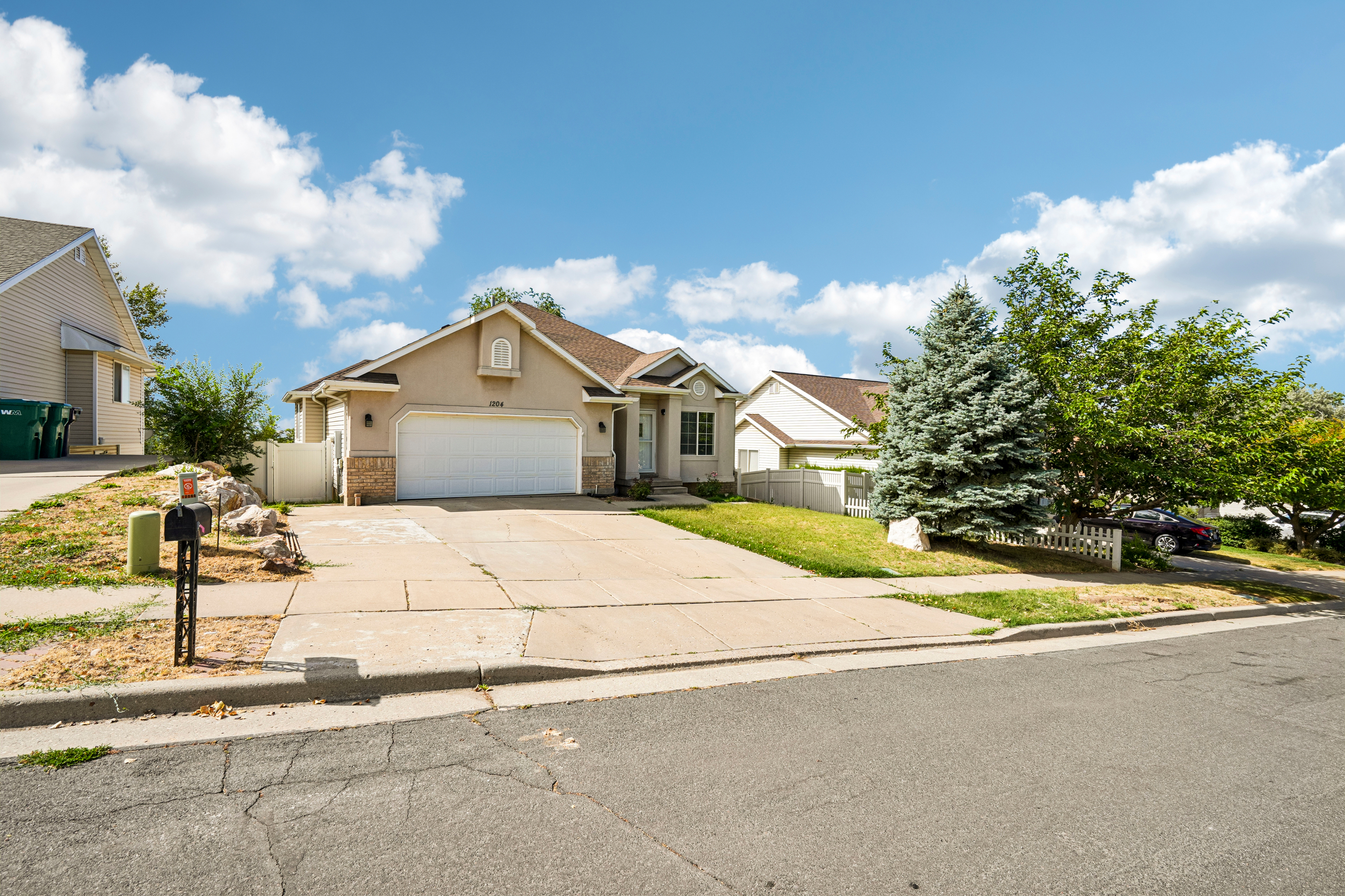 Photo 8 of 43 of 1204 E 3225 N, Layton, UT