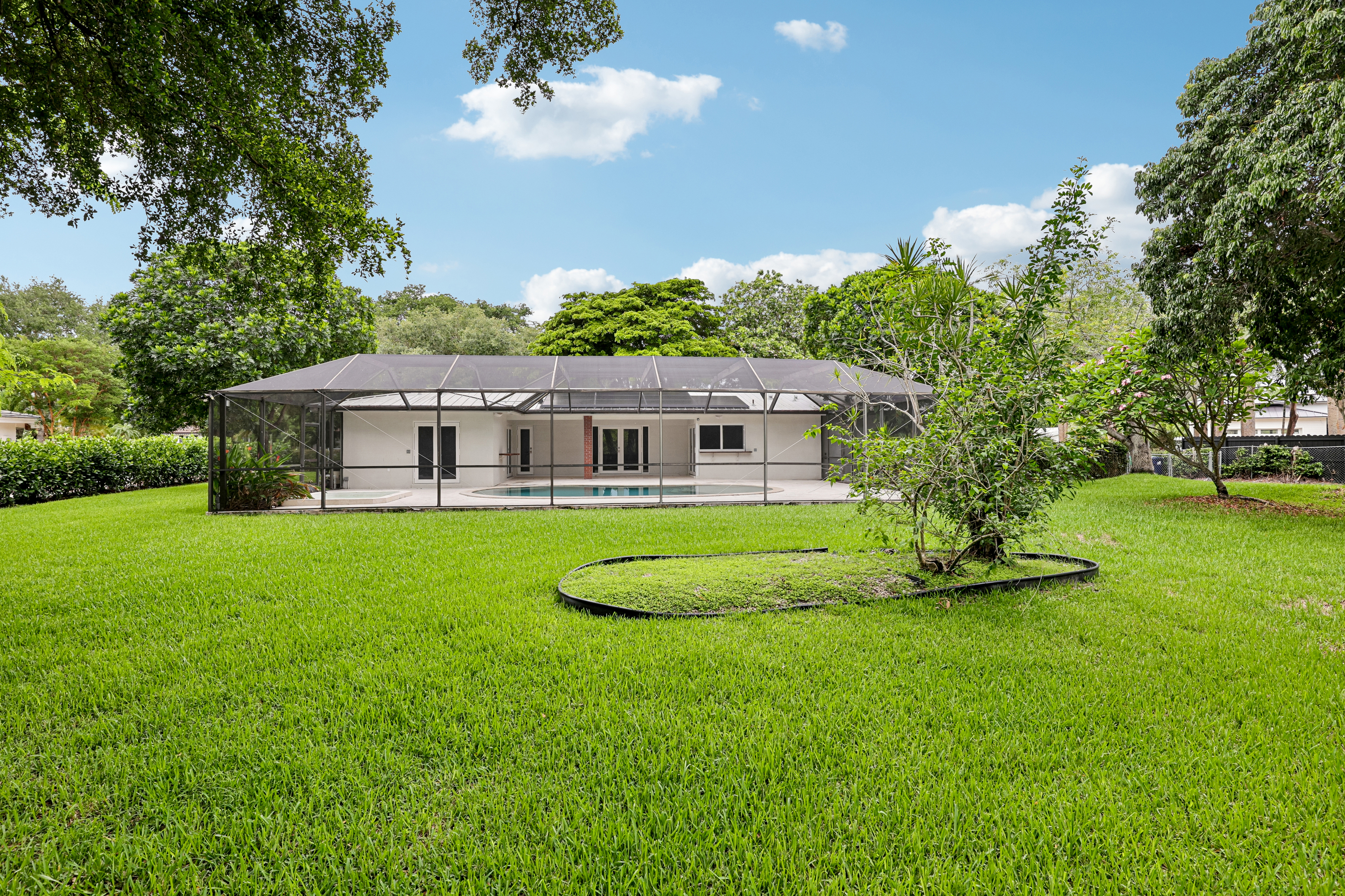 Photo 5 of 48 of 14851 SW 69th Ct, Palmetto Bay, FL