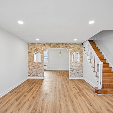Property photo 3 of 1742 E Mayland St