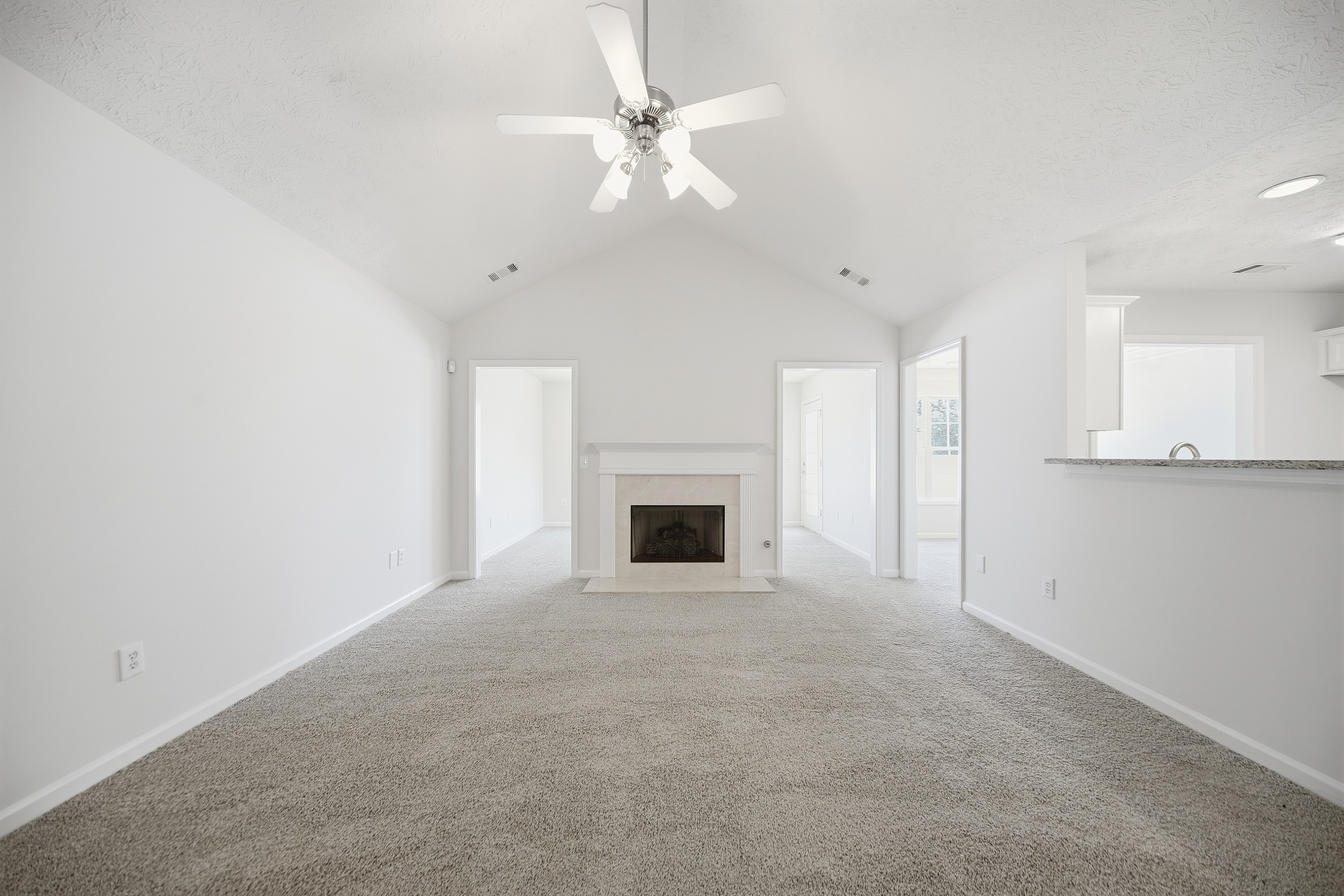 Photo 3 of 19 of 621 Majesty Xing, Winder, GA