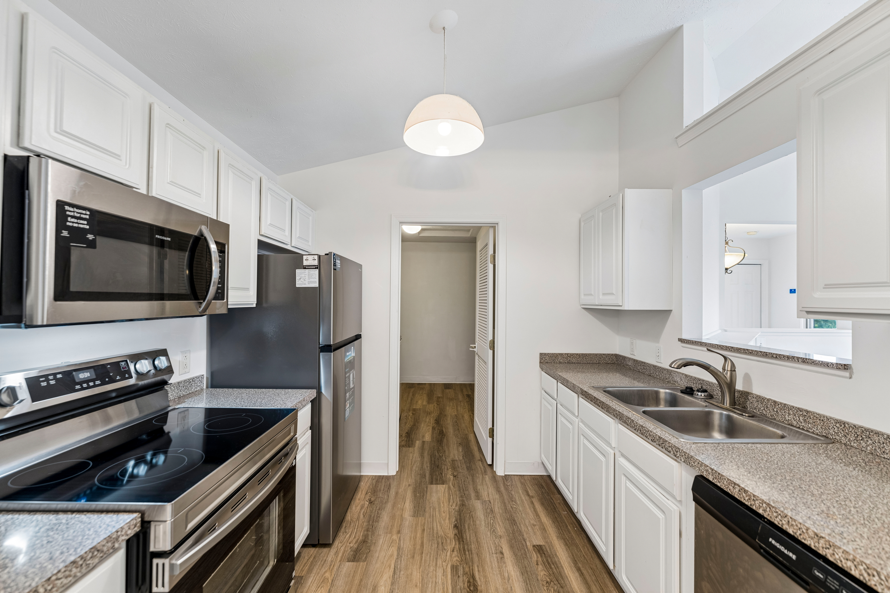 Photo 9 of 31 of 9673 Sylvan Ln, Concord Township, OH