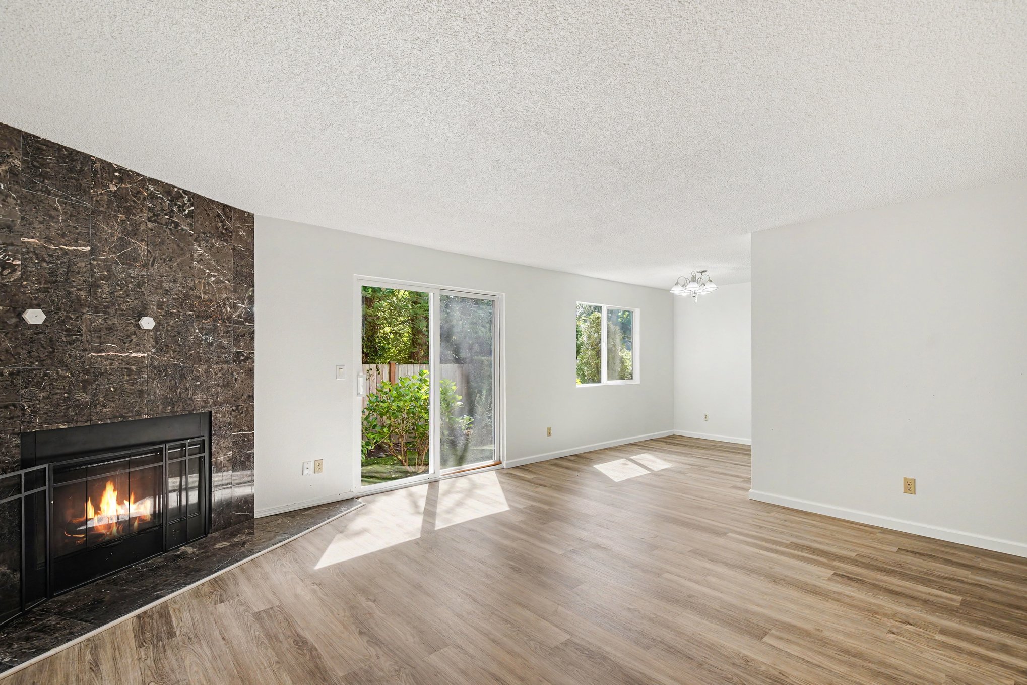 Photo 6 of 16 of 14148 74th Pl NE, Kirkland, WA