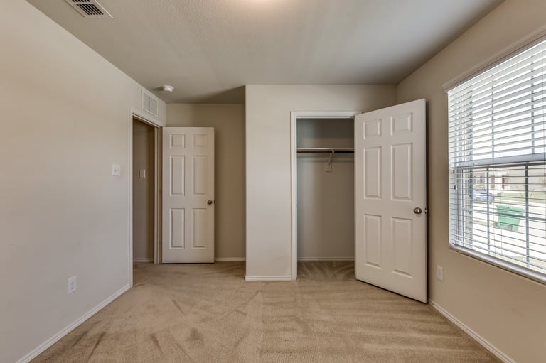Photo 21 of 27 - 1104 Rivers Creek Ln, Little Elm, TX 75068