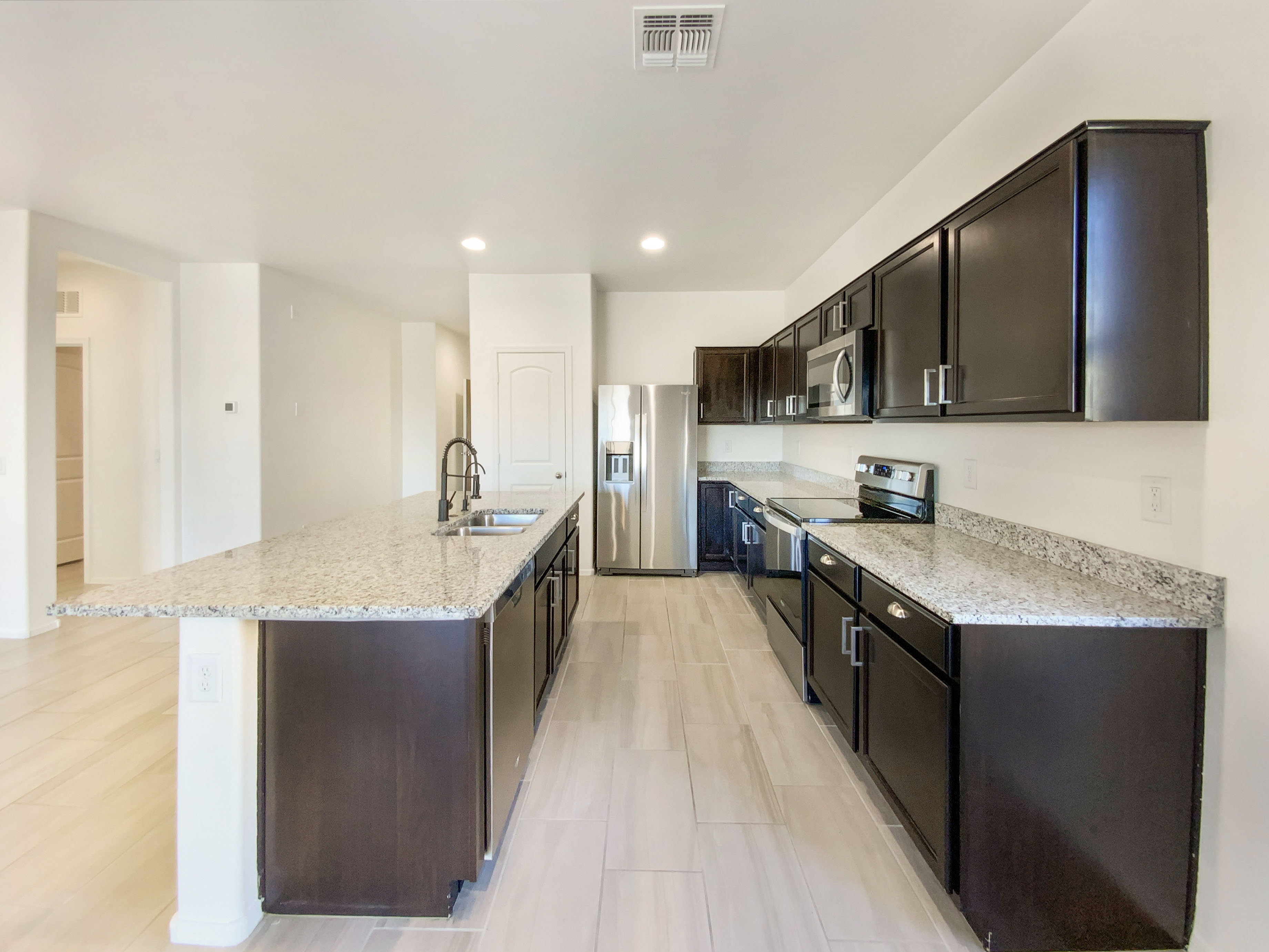 Photo 2 of 20 of 1752 N Hubbard St, Casa Grande, AZ