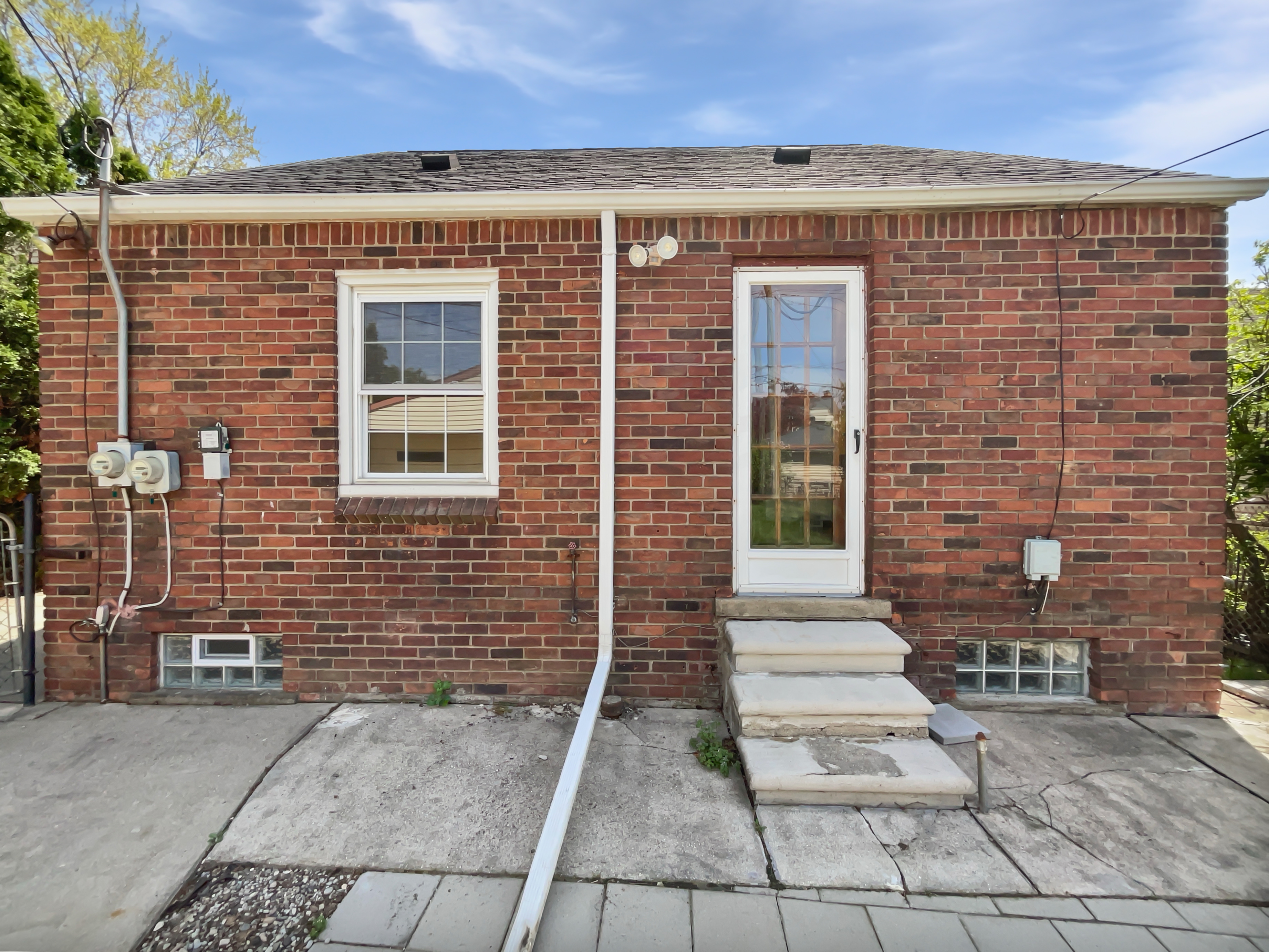 Photo 8 of 23 of 23112 Marlboro St, Dearborn, MI