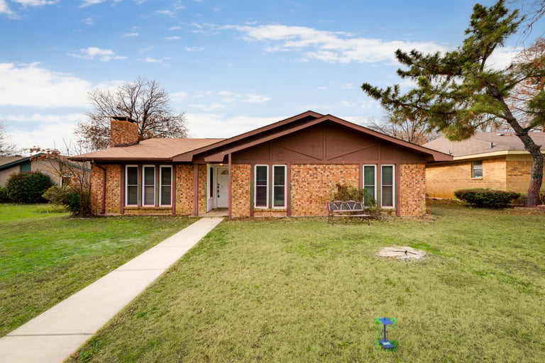 Photo 27 of 29 - 1426 Westwood Dr, Lewisville, TX 75067