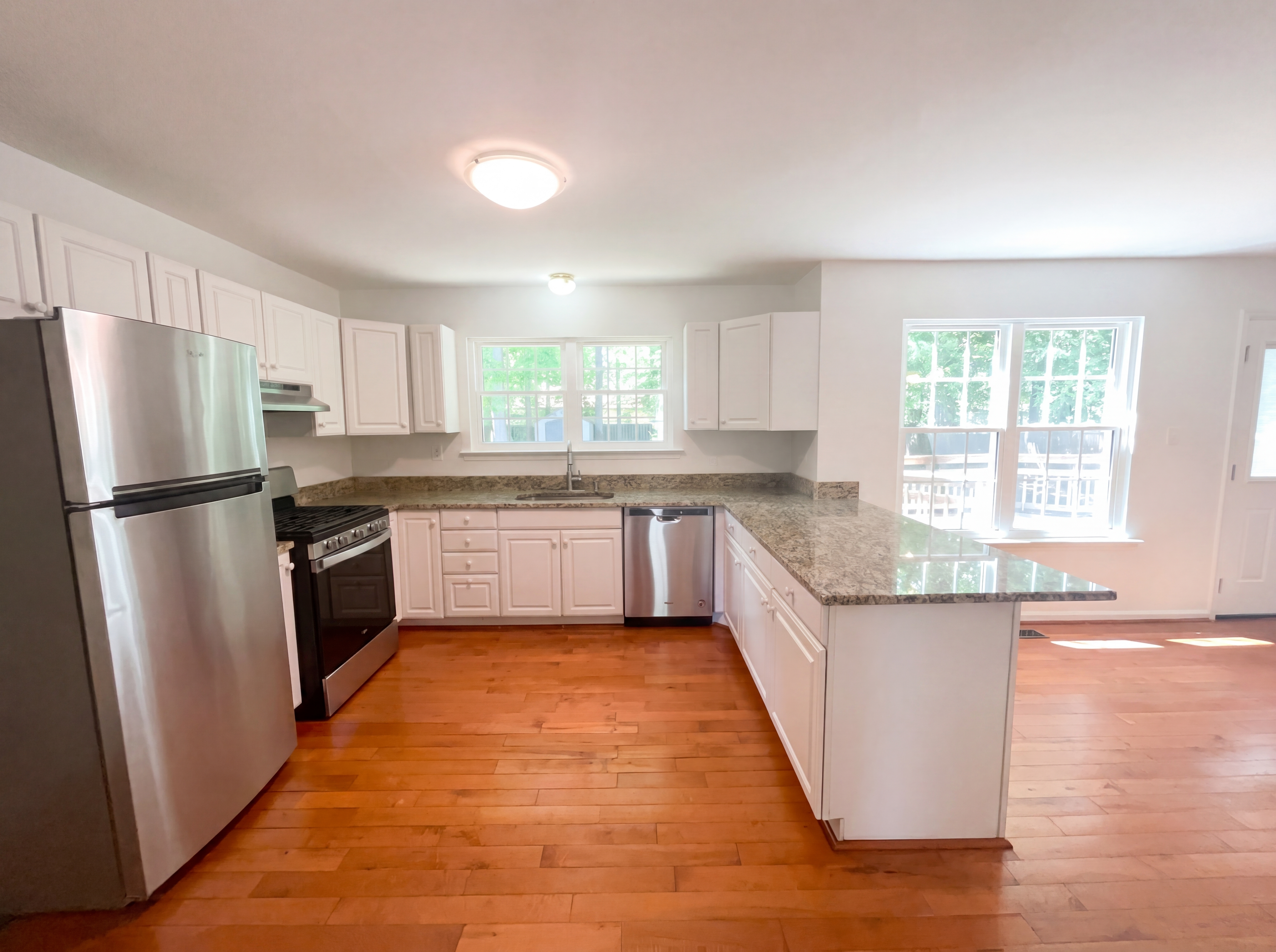 Photo 2 of 38 of 2322 Ashford Ln, Waldorf, MD