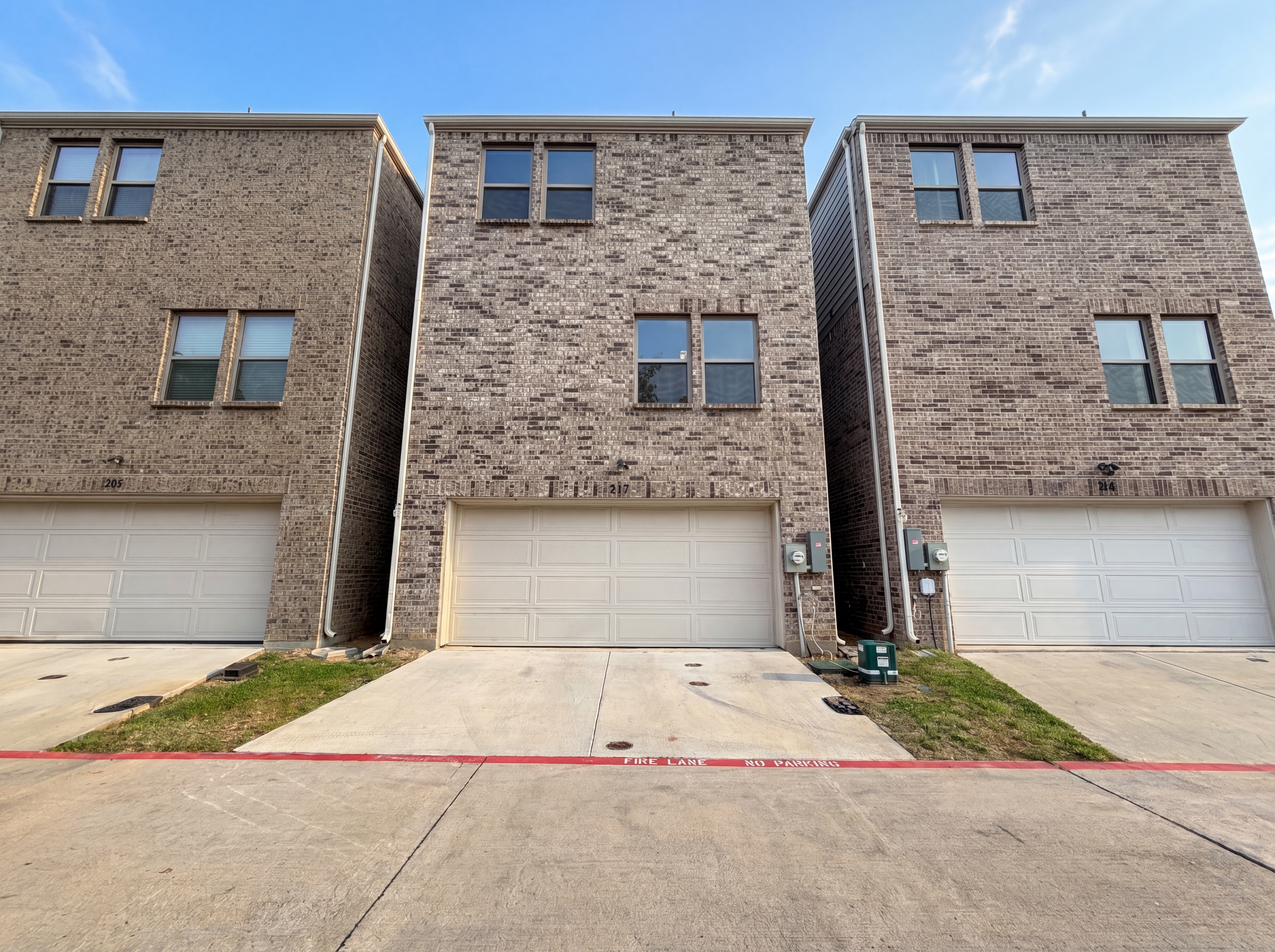 Photo 5 of 31 of 217 Cassandra Ct, Euless, TX