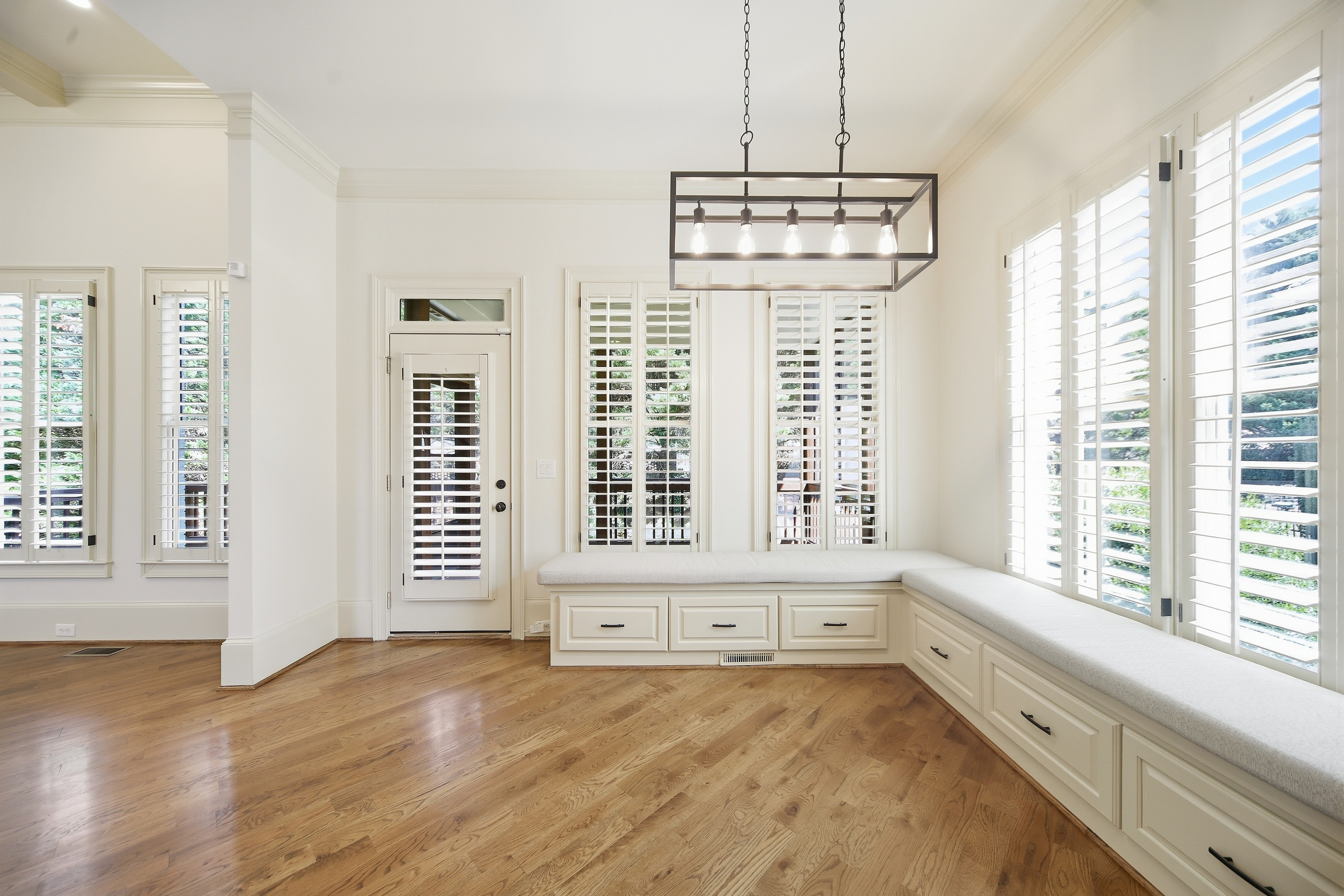 Photo 9 of 52 of 3420 Camellia Ln, Suwanee, GA