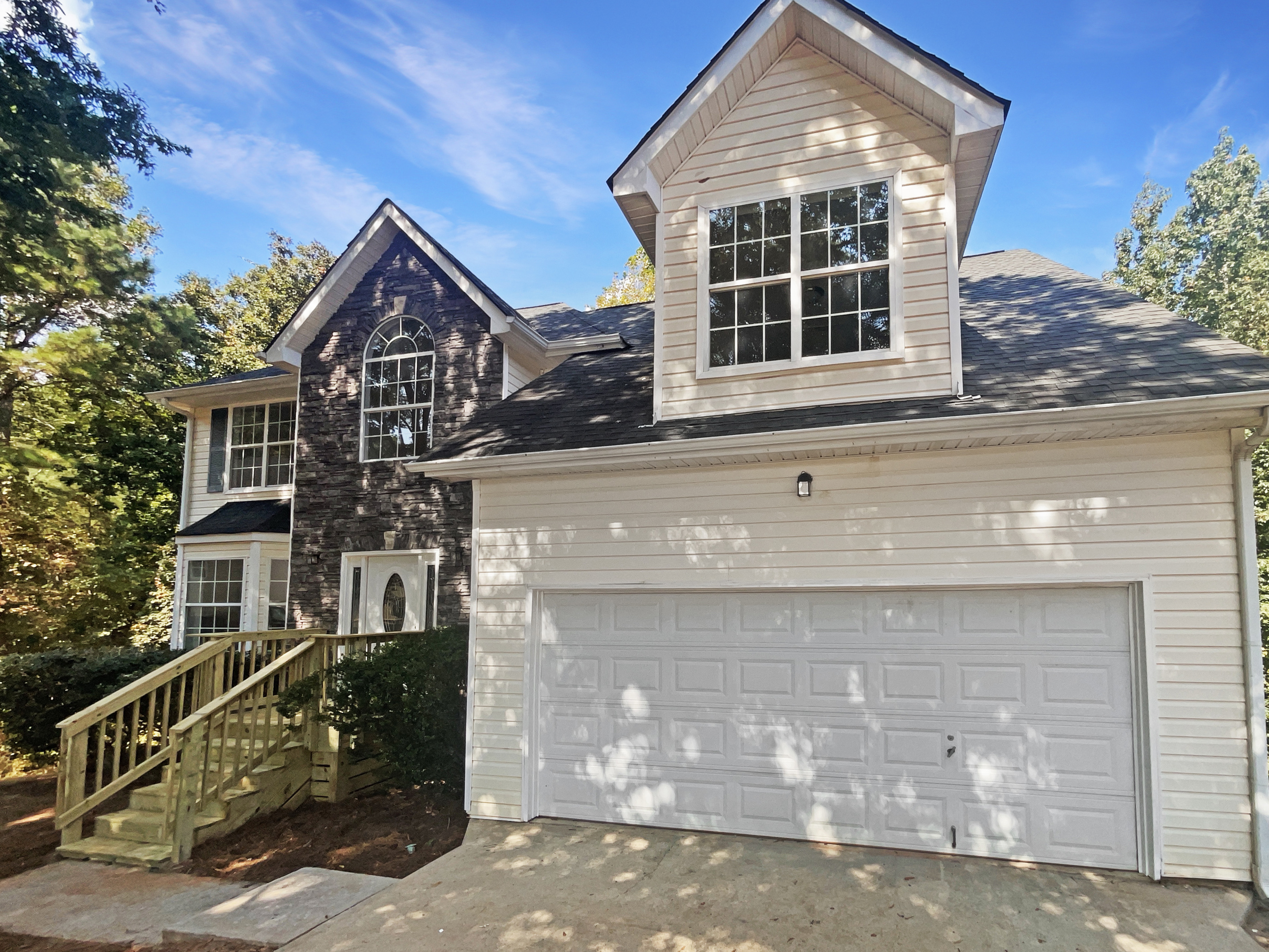 Photo 10 of 26 of 4469 White Hill Pl, Douglasville, GA